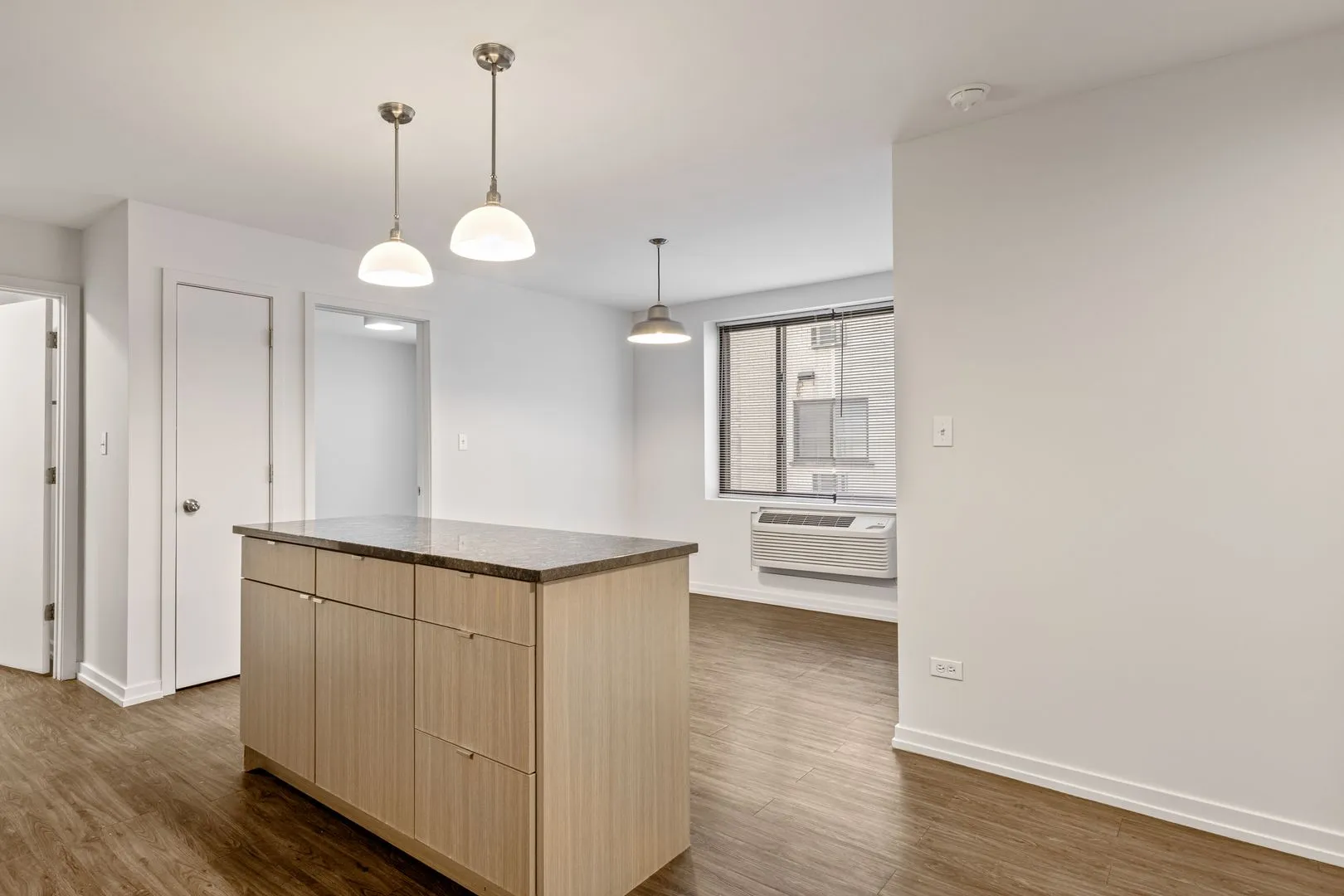 5411 N Winthrop Ave, ,  60640, USA 60640-unit#215-Chicago-IL