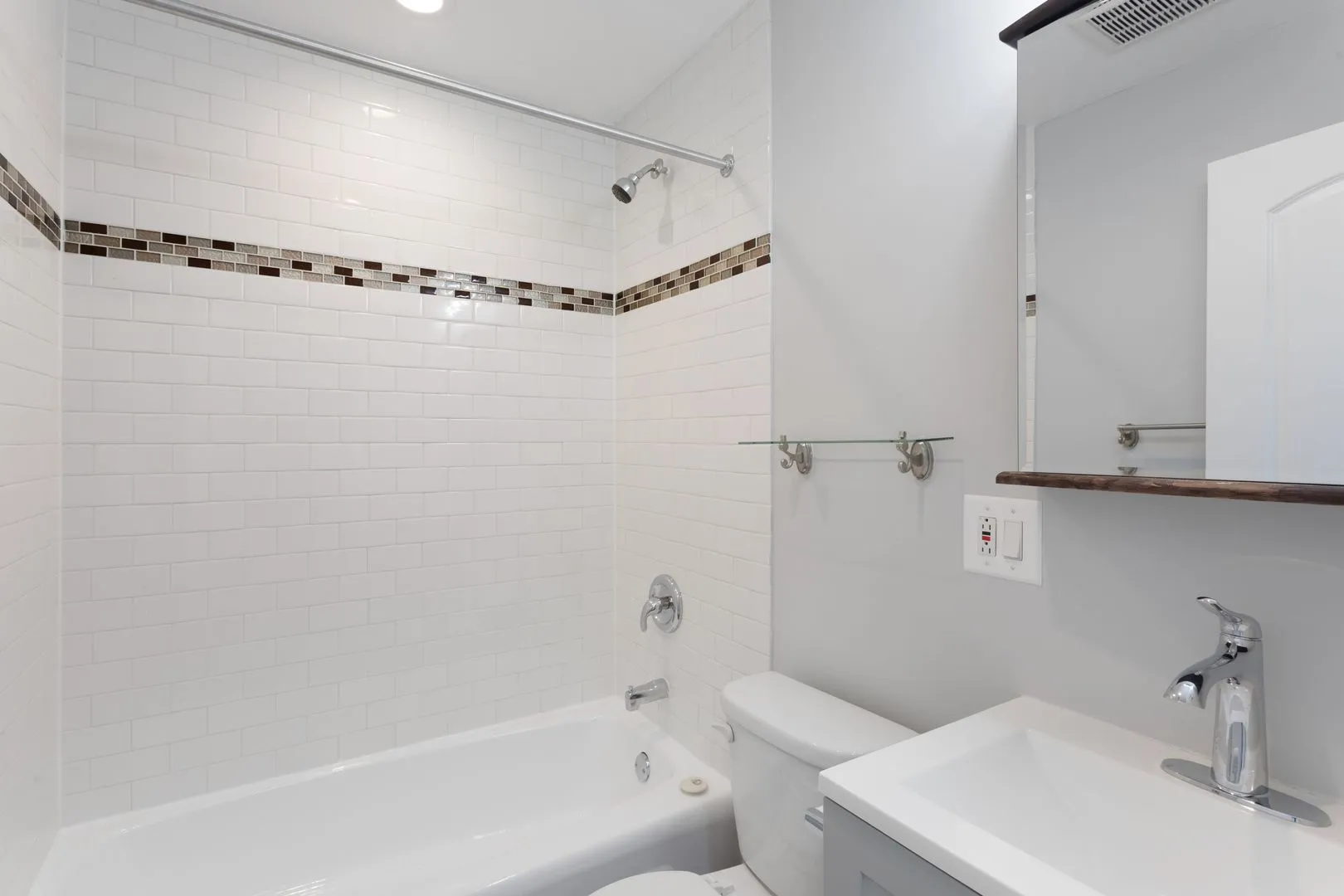 6001 N Kenmore Ave, ,  60660, USA 60660-unit#210-Chicago-IL
