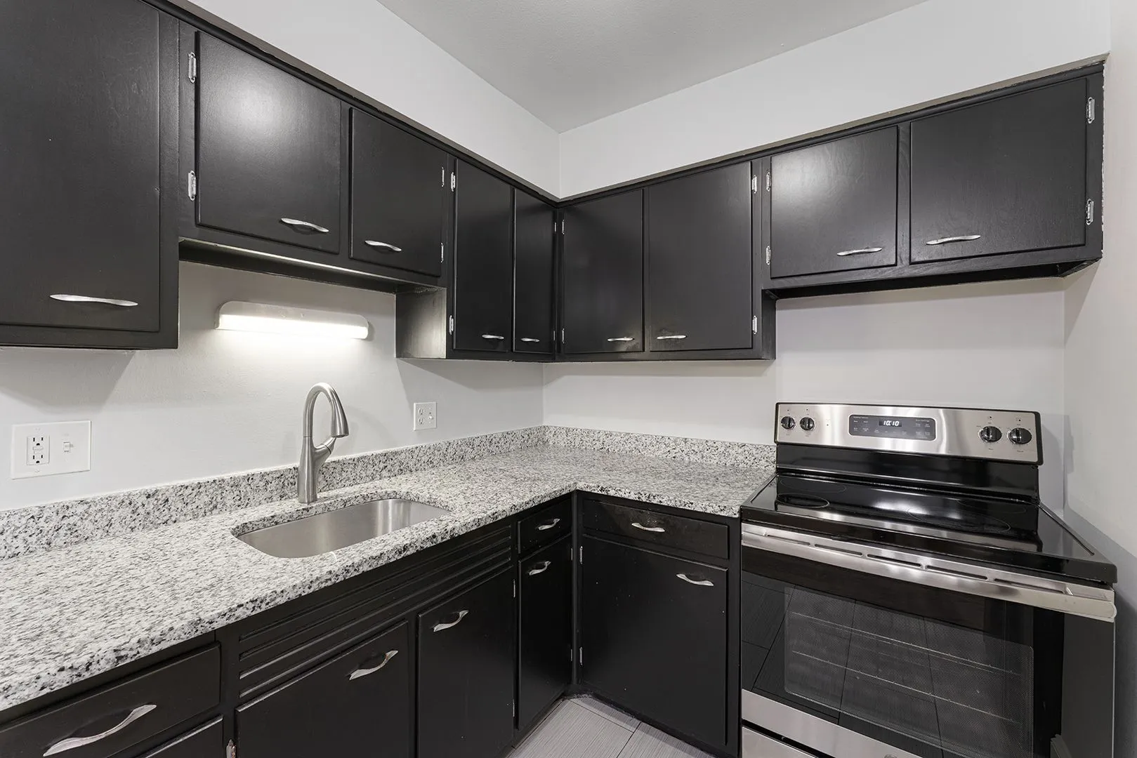 6021 N Winthrop Ave, , 60660, USA 60660-unit#405-Chicago-IL