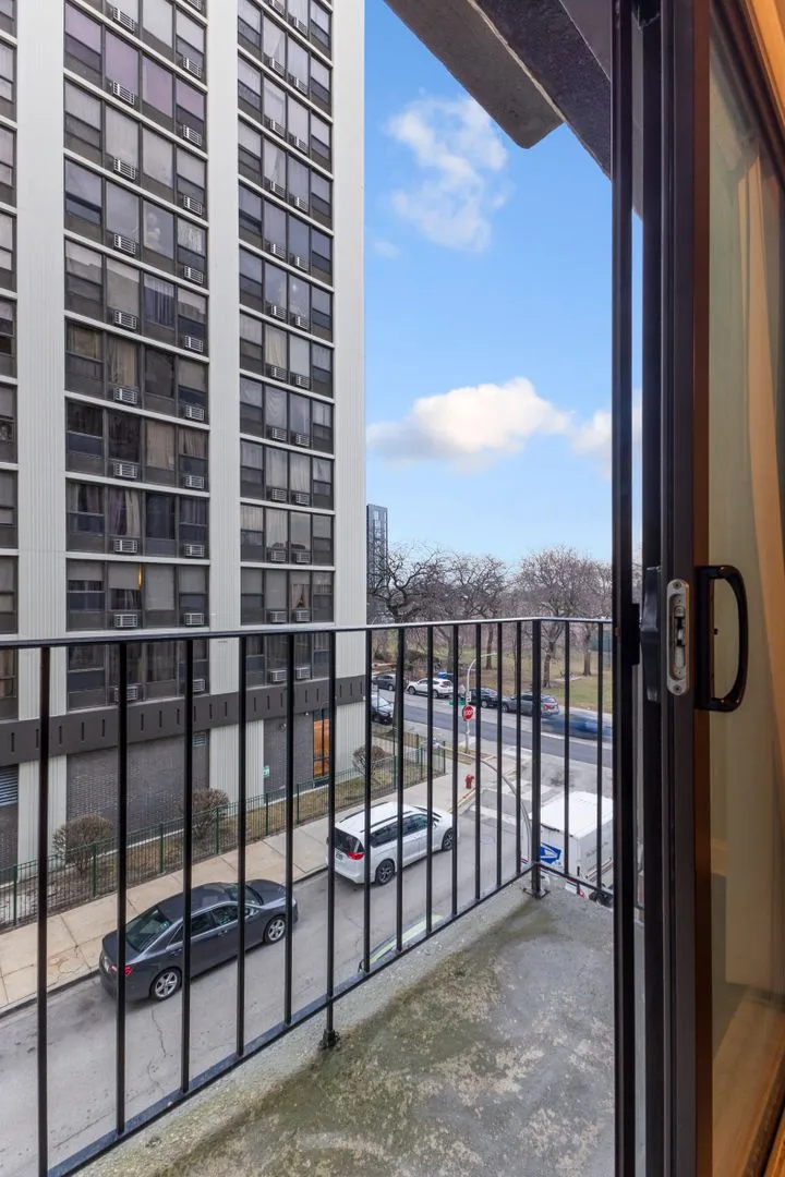 4520 N Clarendon Ave, ,  60613, USA 60640-unit#305-Chicago-IL
