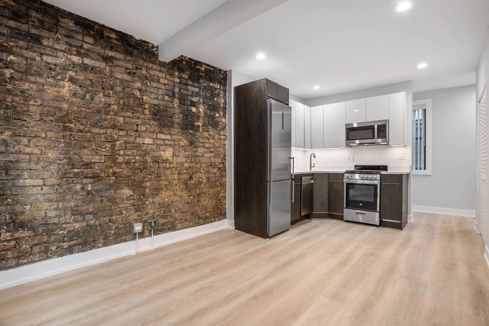 1554 W Juneway Terrace, , 60626, USA 60626-unit#2I-Chicago-IL