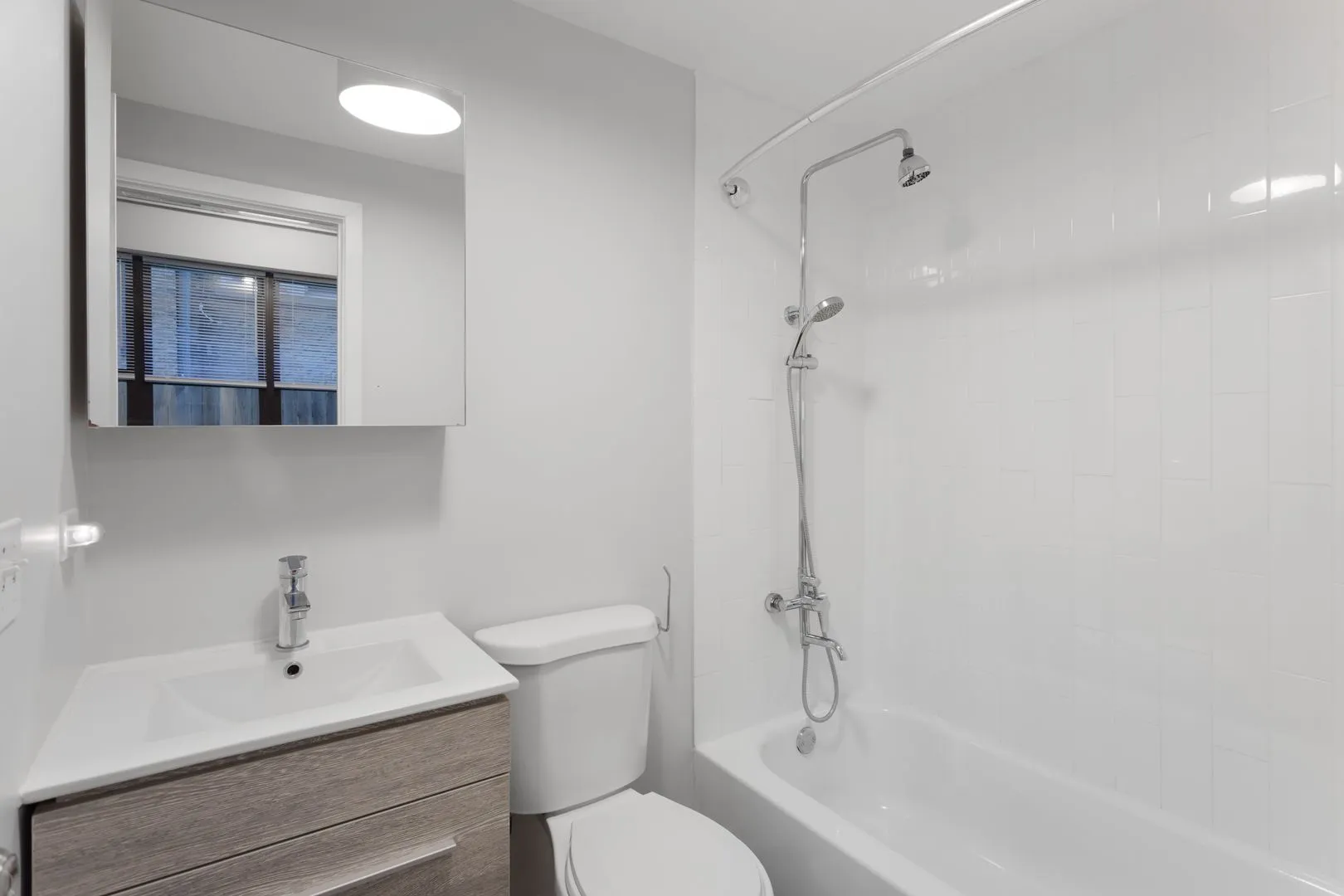 5718 N Winthrop Ave, ,  60660, USA 60660-unit#104-Chicago-IL