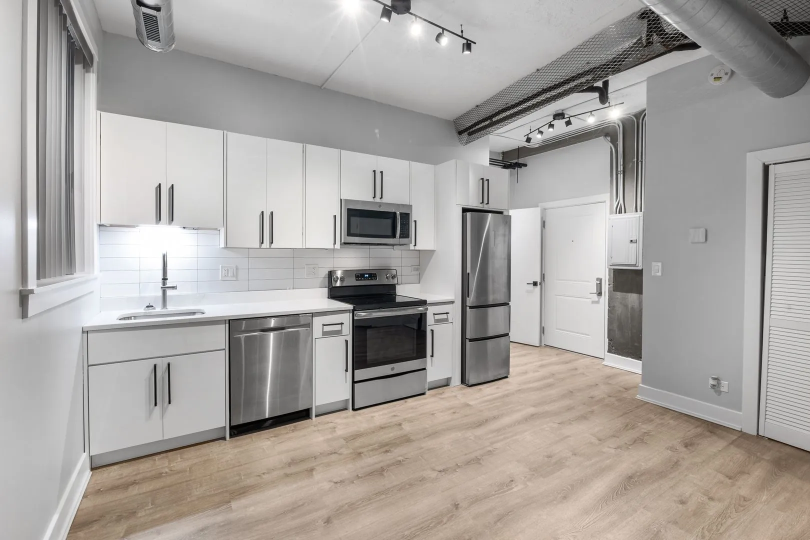 7645 N Sheridan Rd, ,  60626, USA 60626-unit#103-Chicago-IL