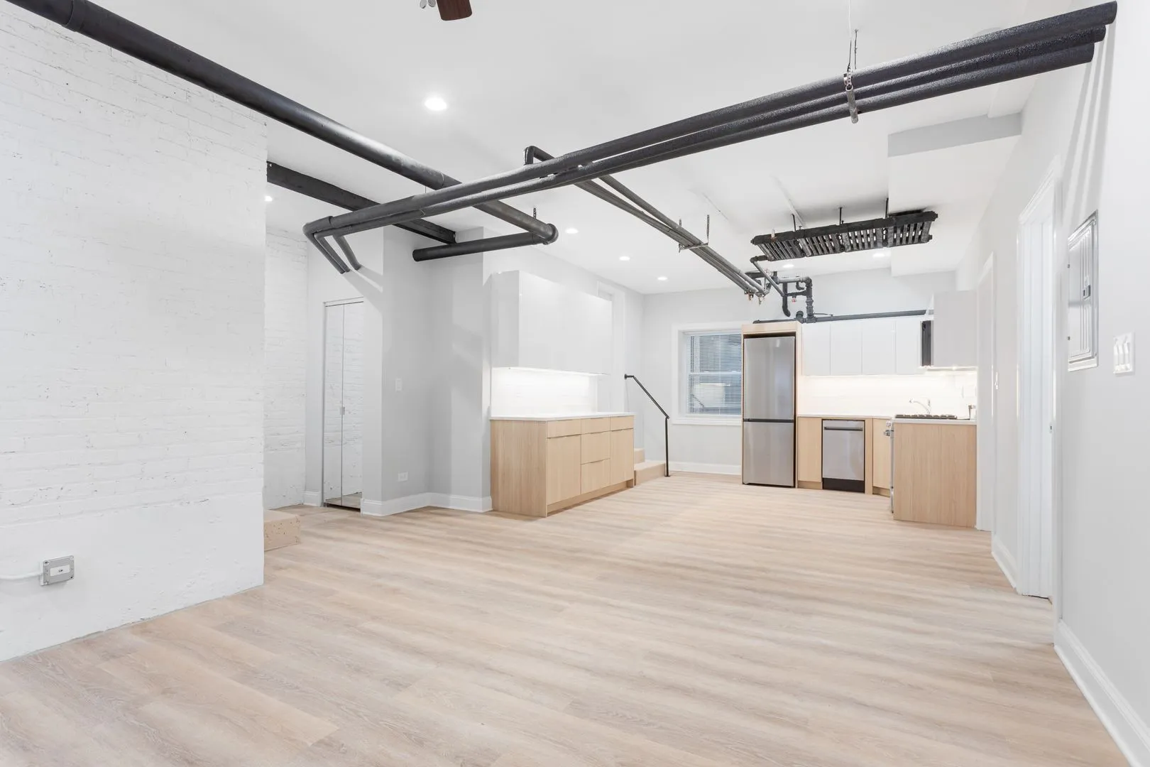 7383 N Damen Ave, ,  60645, USA 60645-unit#G-Chicago-IL