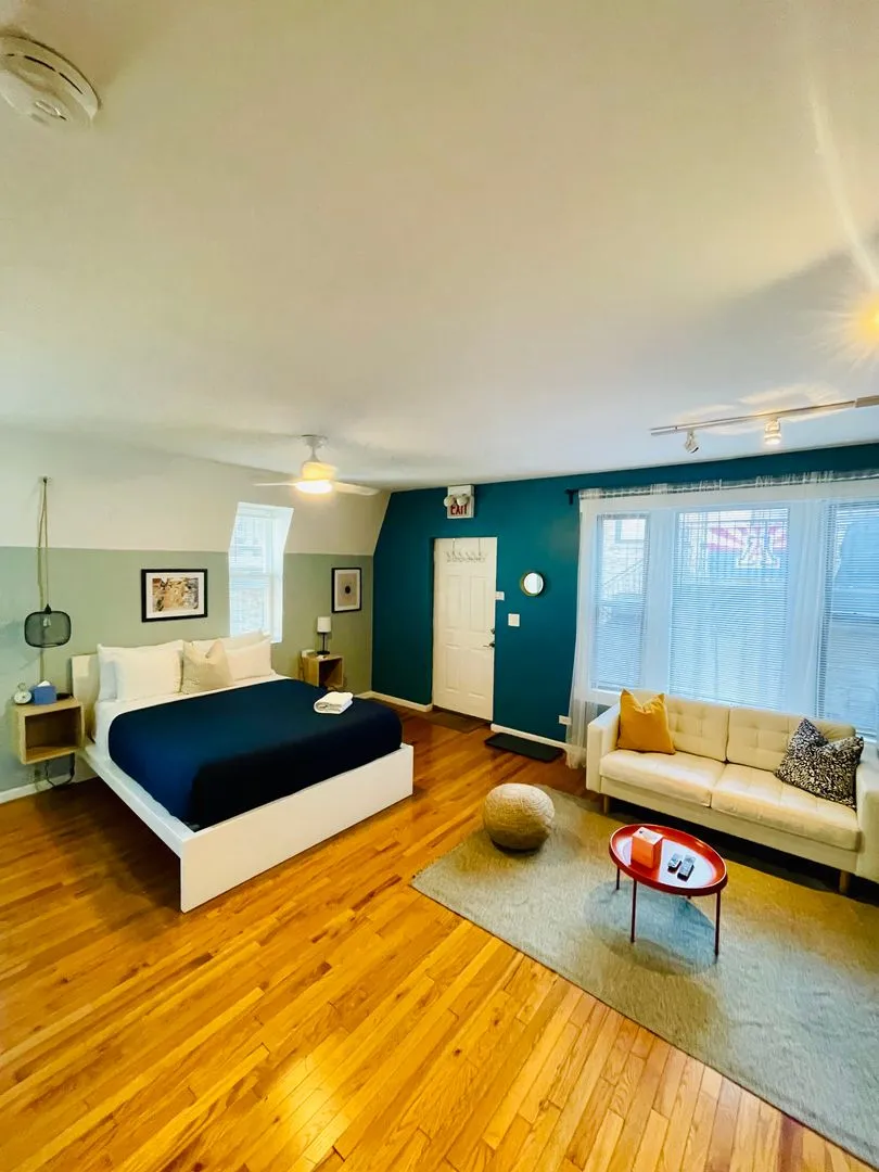 1742 W Division St, ,  60622, USA 60622-unit#1742-COACH-Chicago-IL