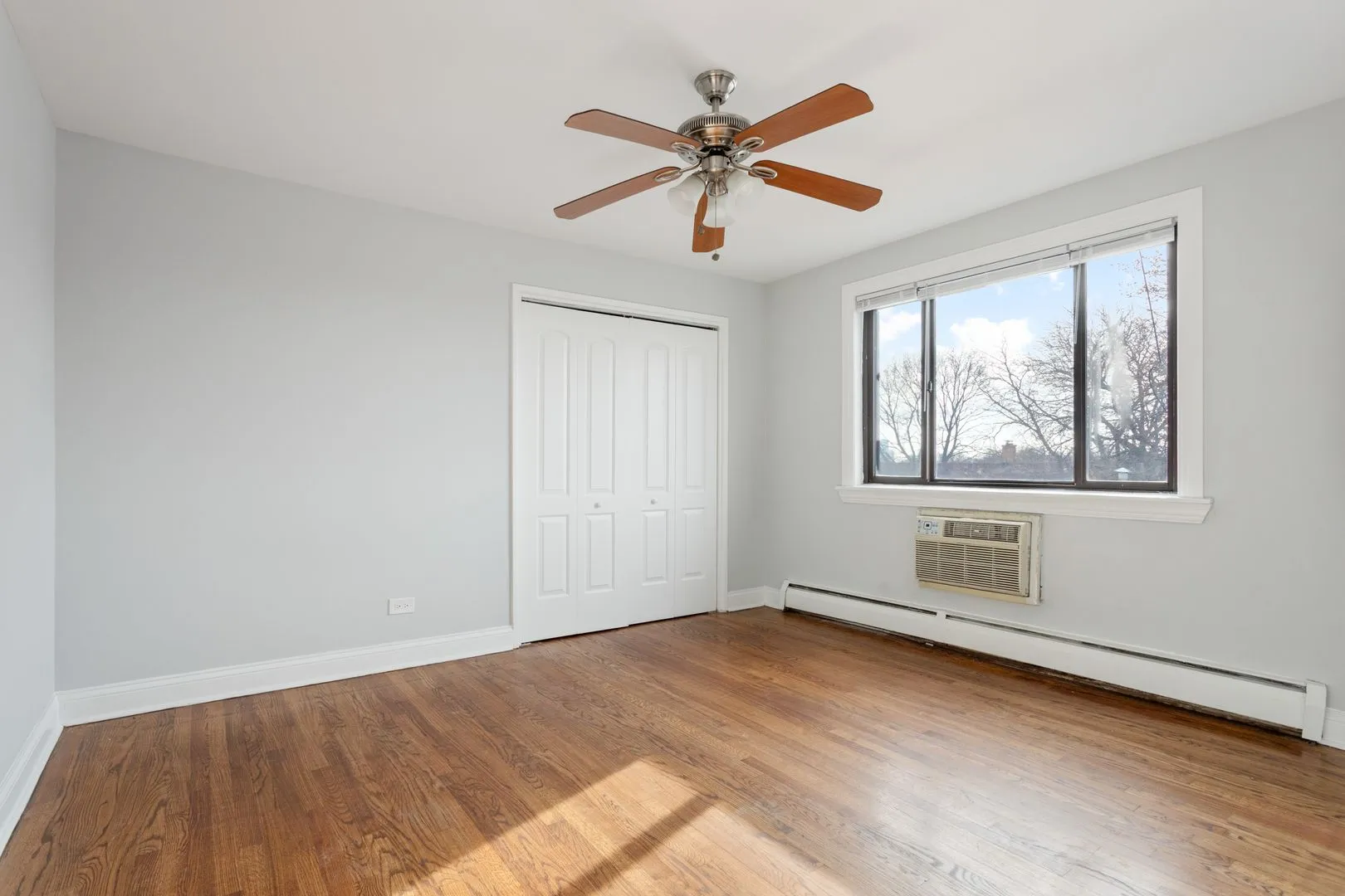 6826 N Ridge Blvd, , 60645, USA 60645-unit#404-Chicago-IL