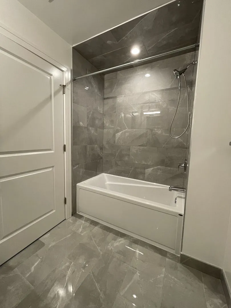 1730 W Greenleaf Ave, ,  60626, USA 60626-unit#1730-204-Chicago-IL