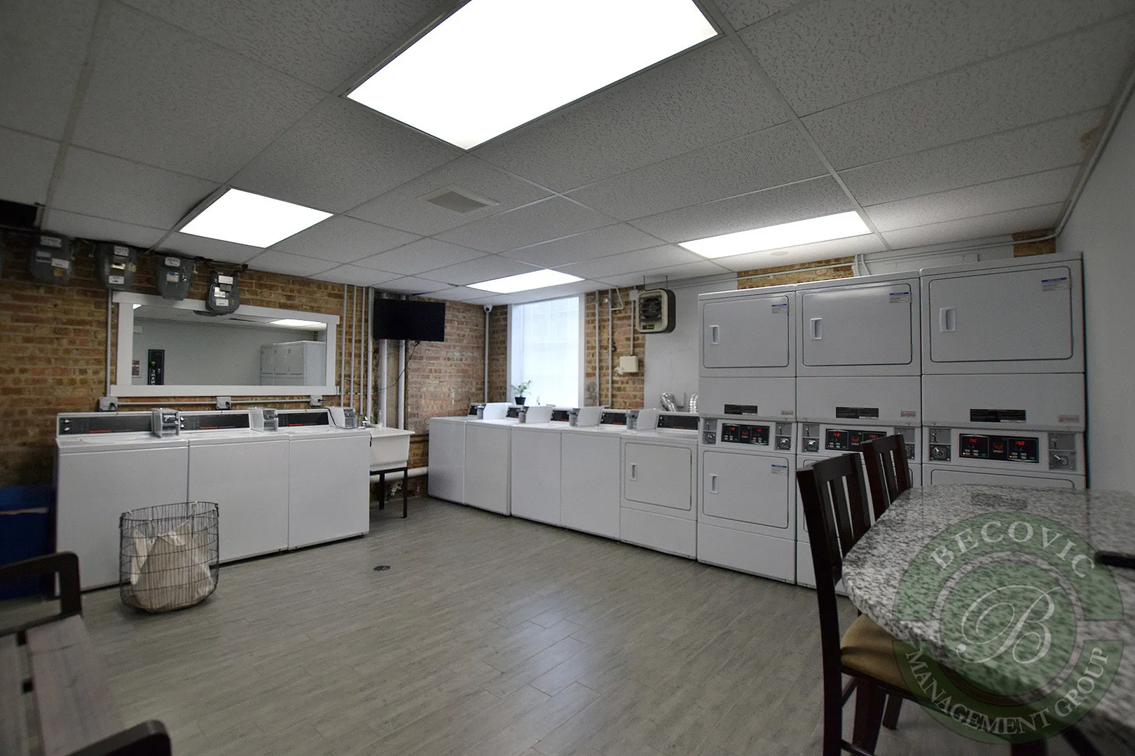 1062 W Glenlake Ave 3rd floor, , 60660, USA 60660-Chicago-IL
