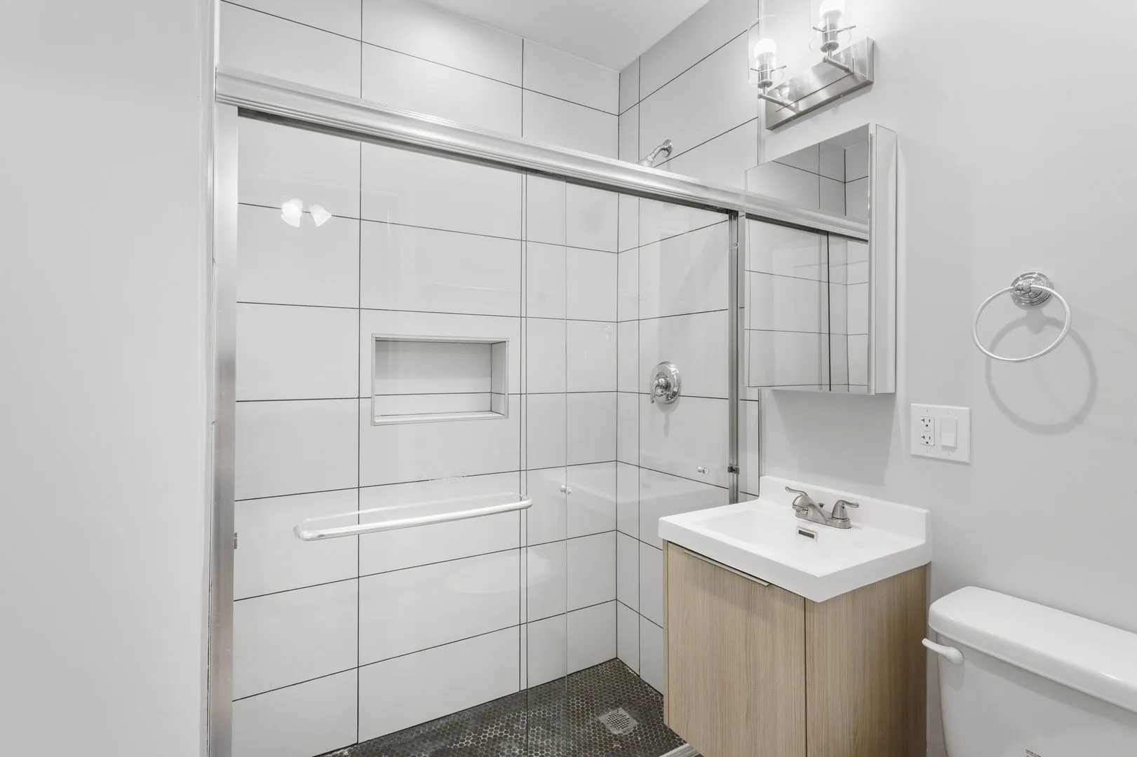 1635 W Chase Ave, ,  60626, USA 60626-unit#2M-Chicago-IL