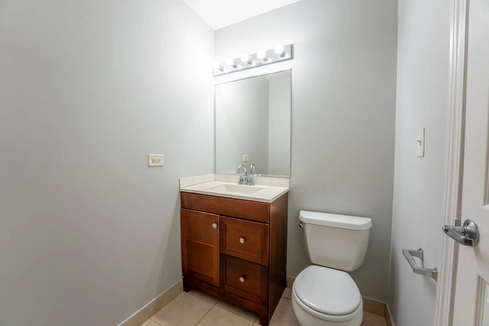 2451 W Howard St, ,  60645, USA 60645-unit#206-Chicago-IL