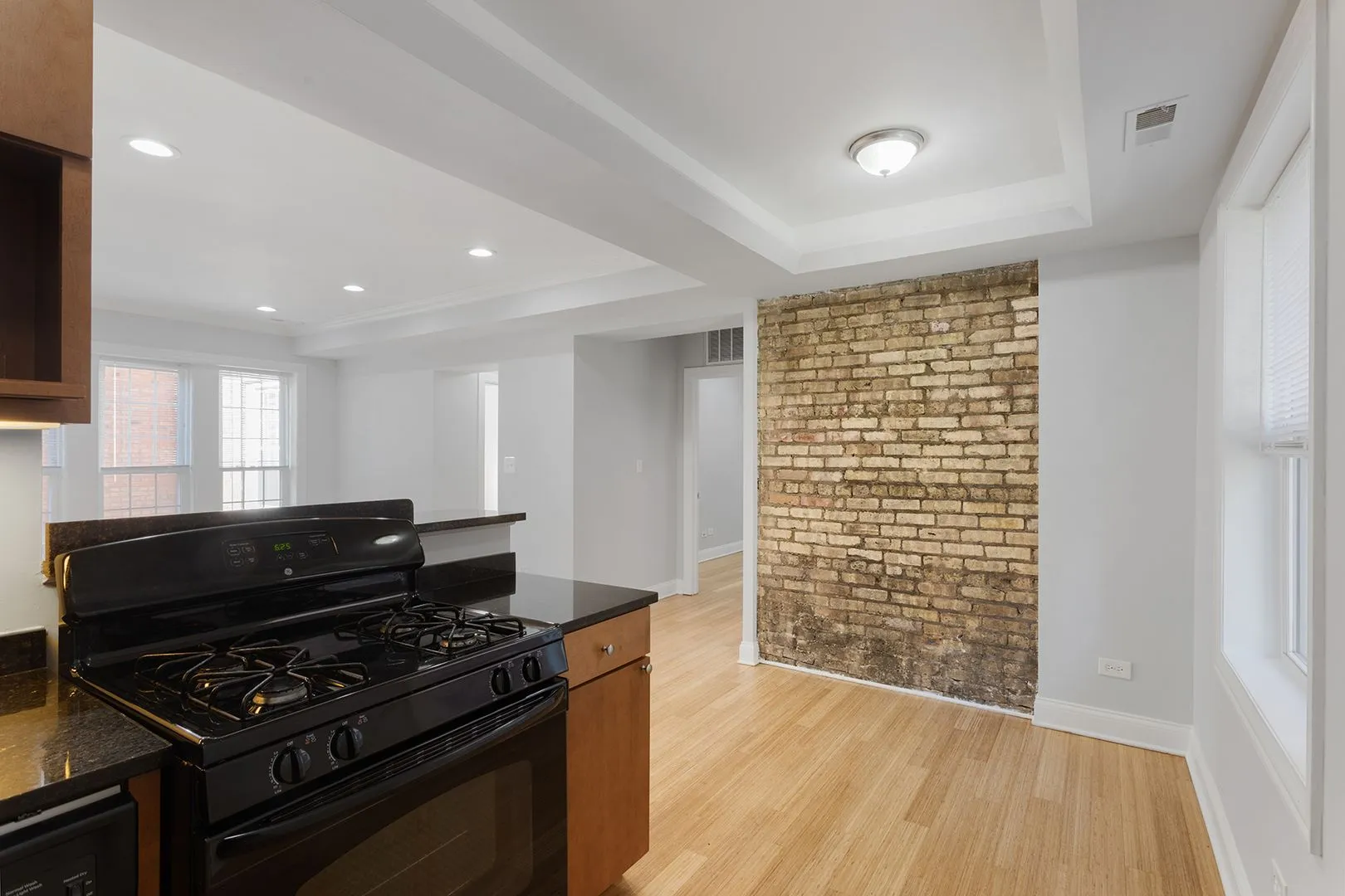 7730 N Ashland Ave, ,  60626, USA 60626-unit#C1-Chicago-IL