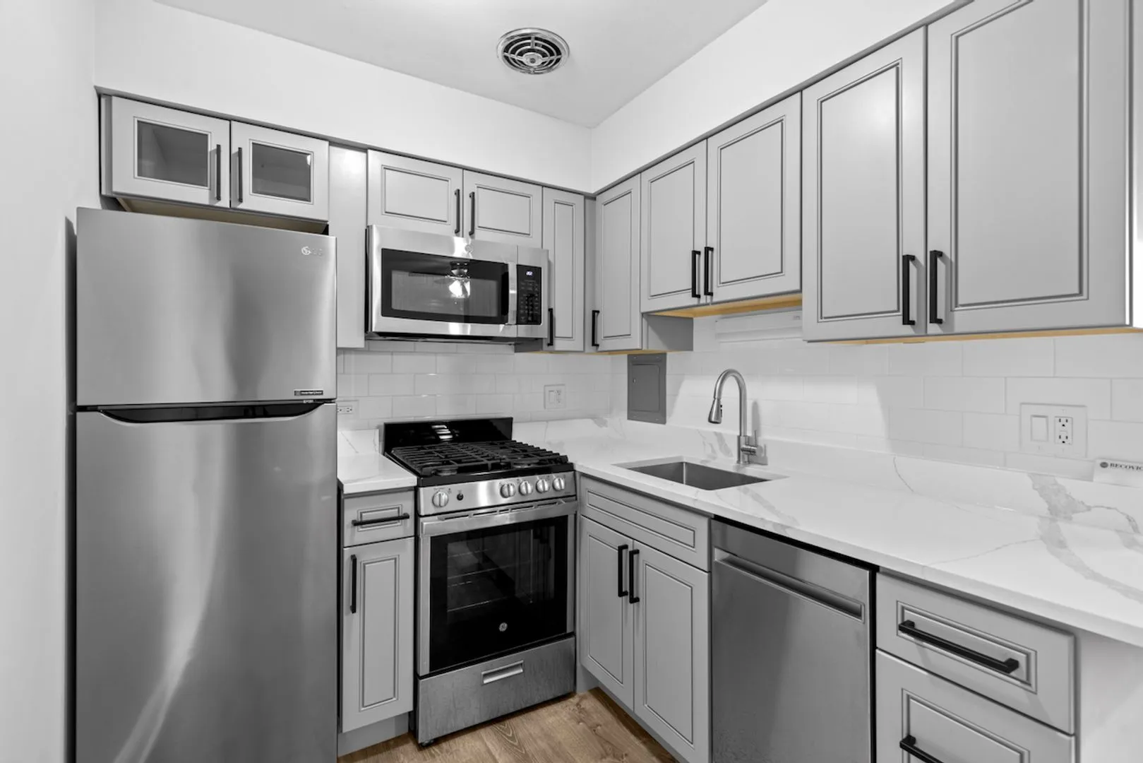 6201 N Kenmore Ave, , 60660, USA 60660-unit#305-Chicago-IL