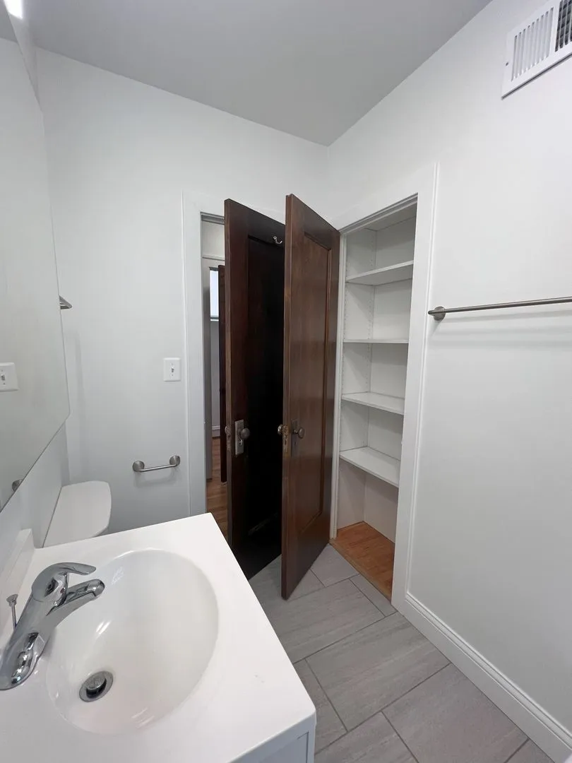 4403 N Hamilton Ave, , 60625, USA 60625-unit#2E-Chicago-IL