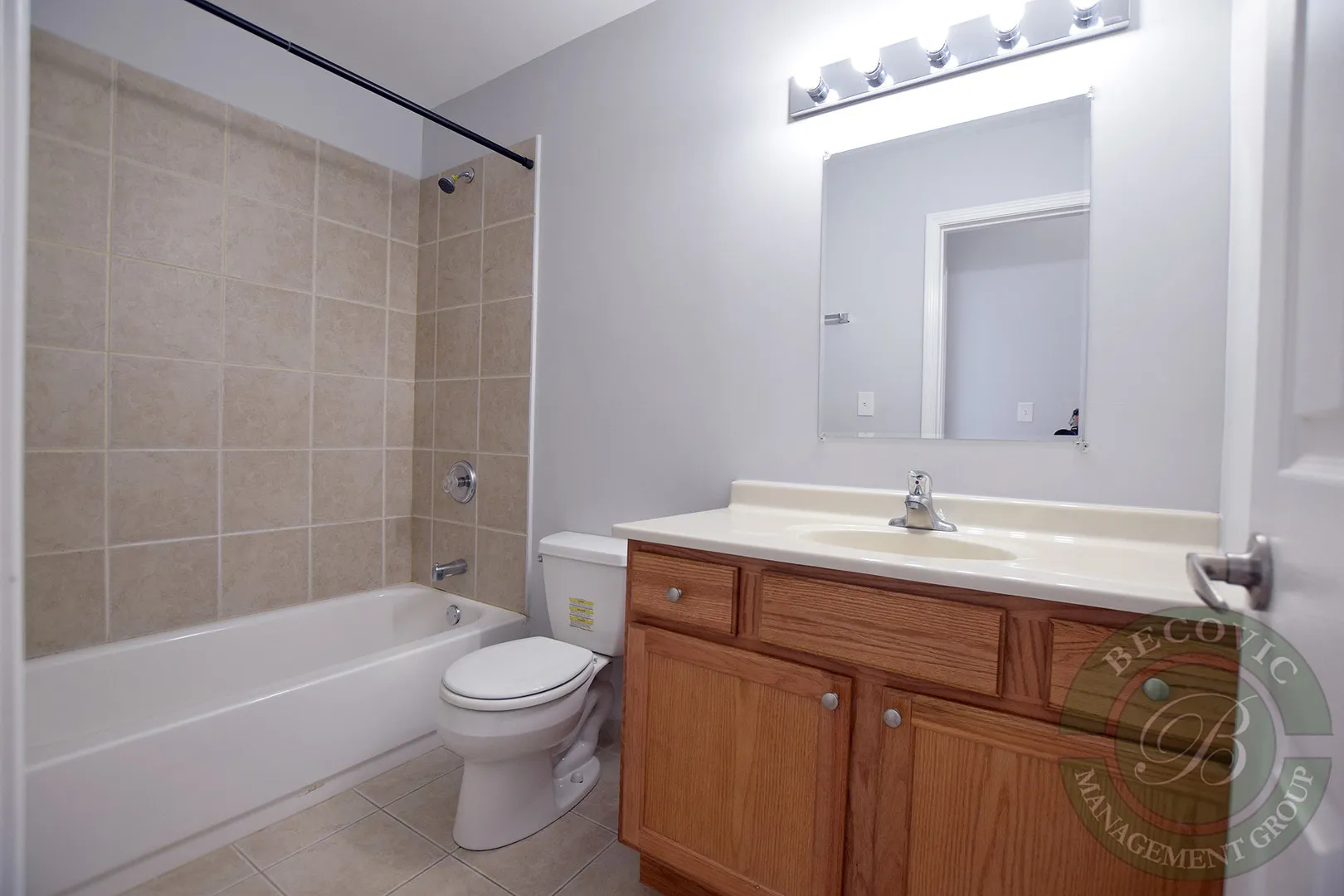 2451 W Howard St, , 60645, USA 60645-unit#207-Chicago-IL