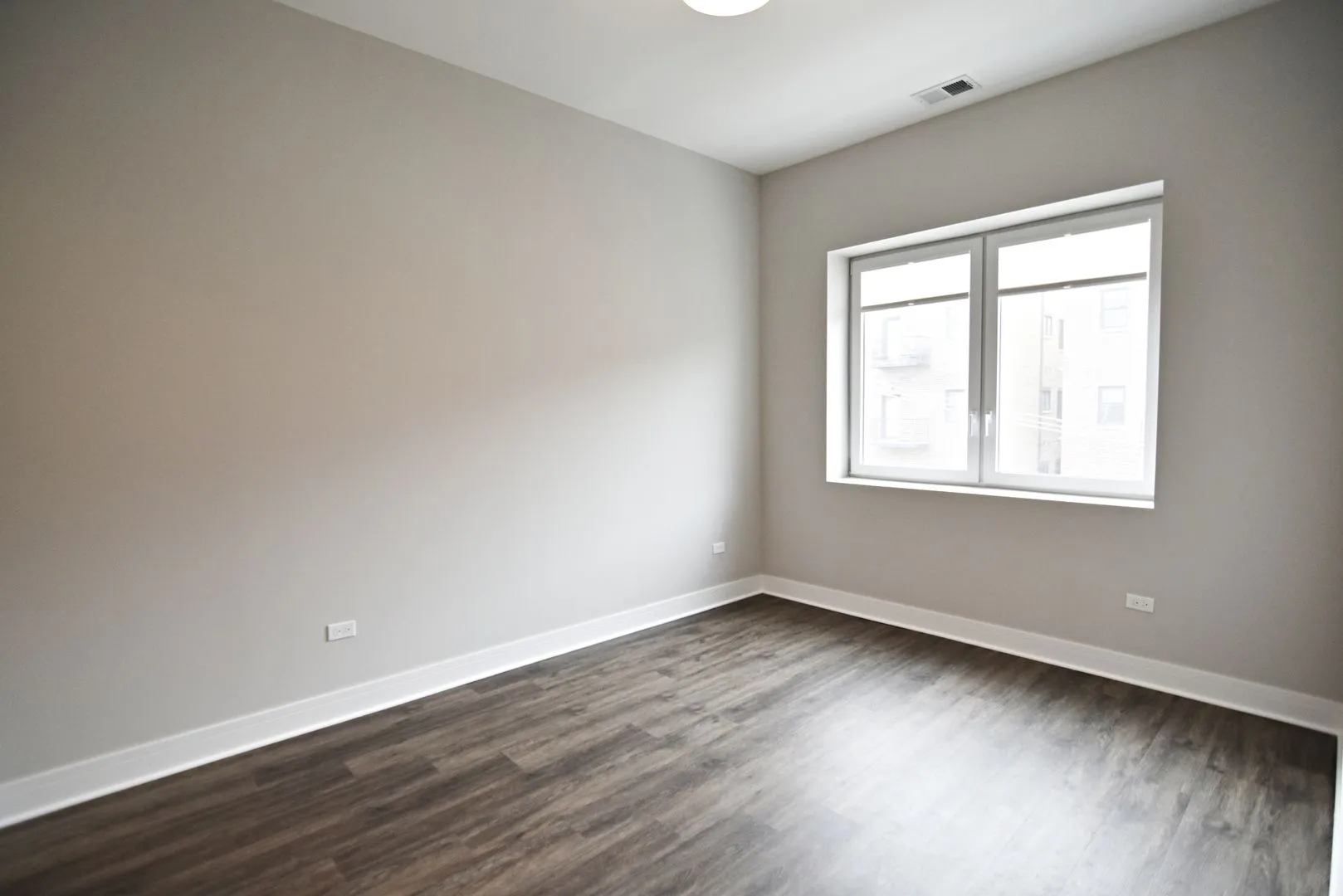 927 W Irving Park Rd, ,  60613, USA 60613-unit#927-206-Chicago-IL