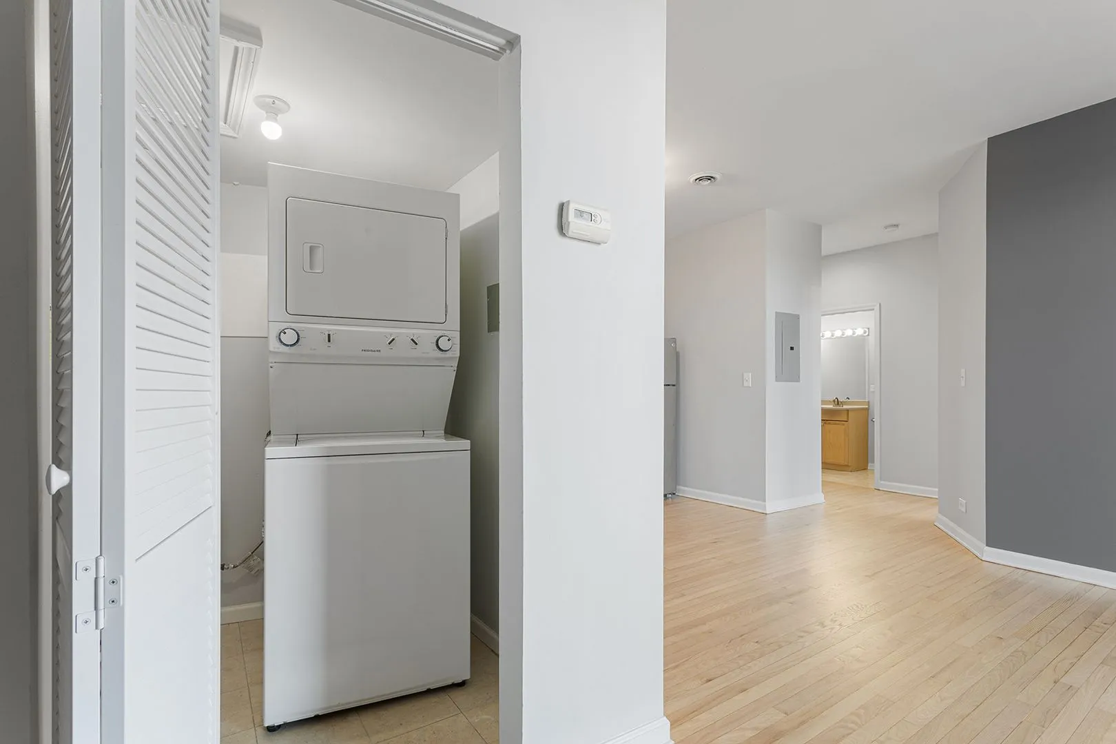 2451 W Howard St, ,  60645, USA 60645-unit#205-Chicago-IL