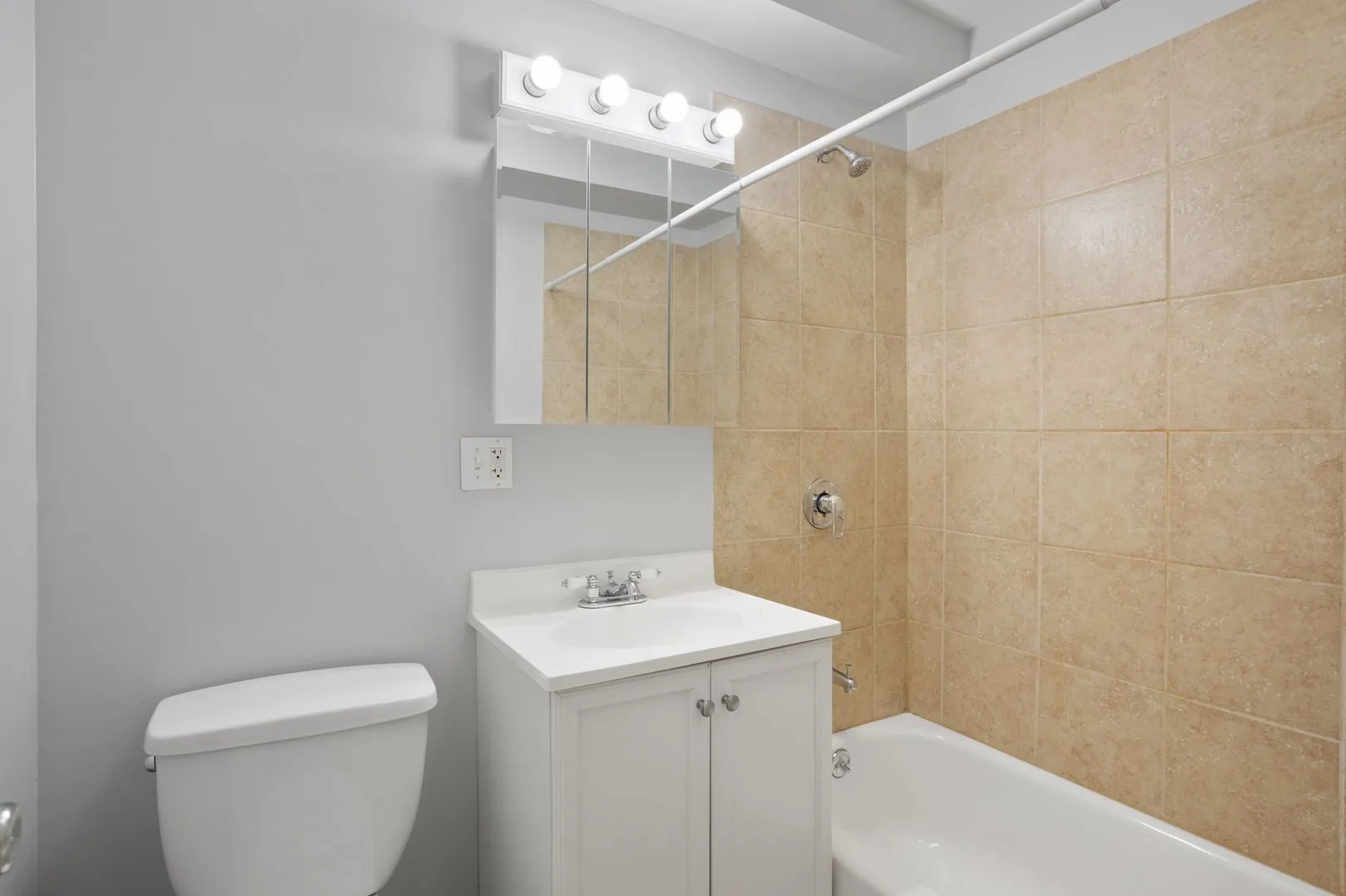 7616 N Marshfield Ave, ,  60626, USA 60626-unit#308-Chicago-IL