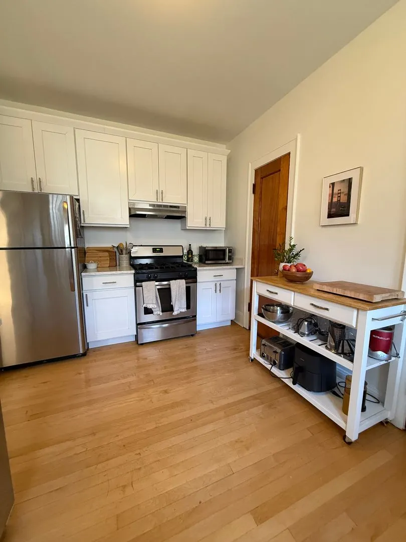 856 W Wolfram St, , 60657, USA 60657-unit#2E-Chicago-IL
