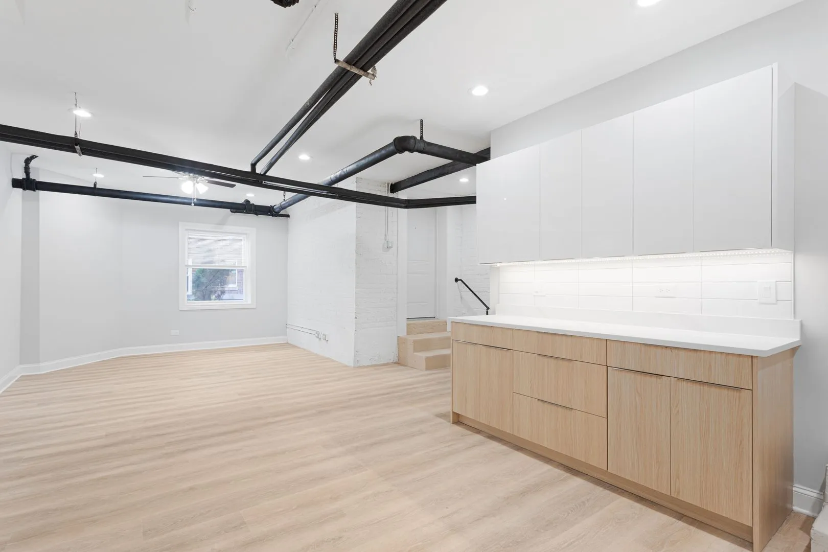 7383 N Damen Ave, ,  60645, USA 60645-unit#G-Chicago-IL