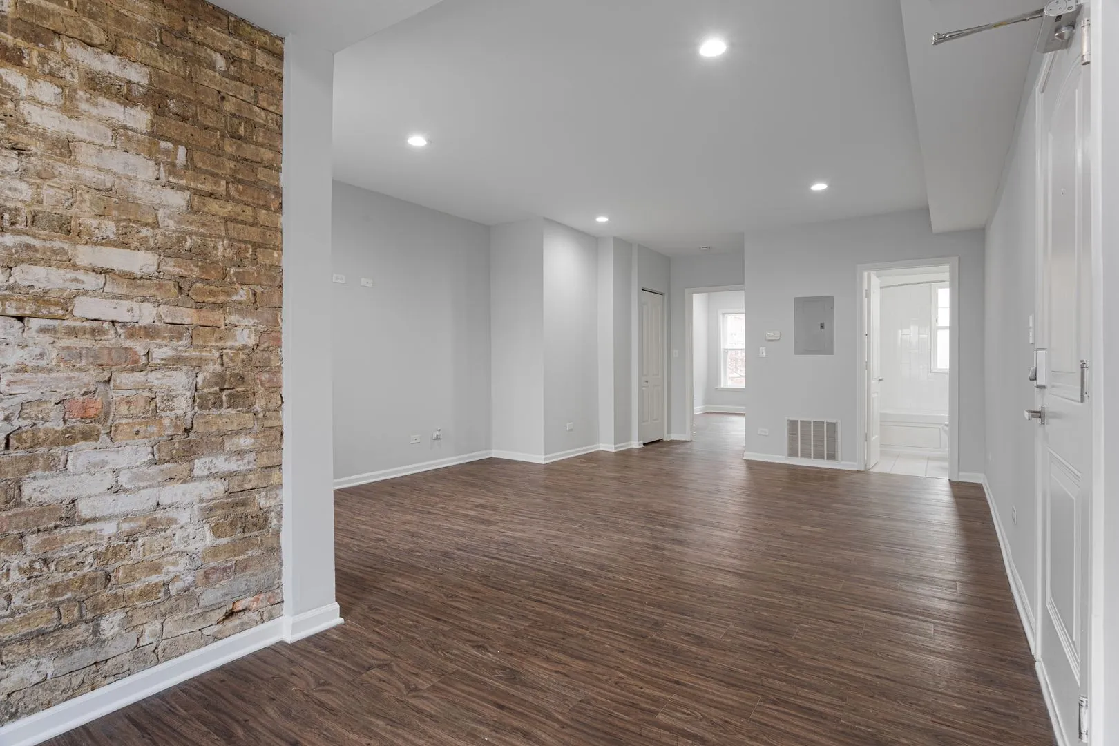 7726 N Ashland Ave, ,  60626, USA 60626-unit#E2-Chicago-IL