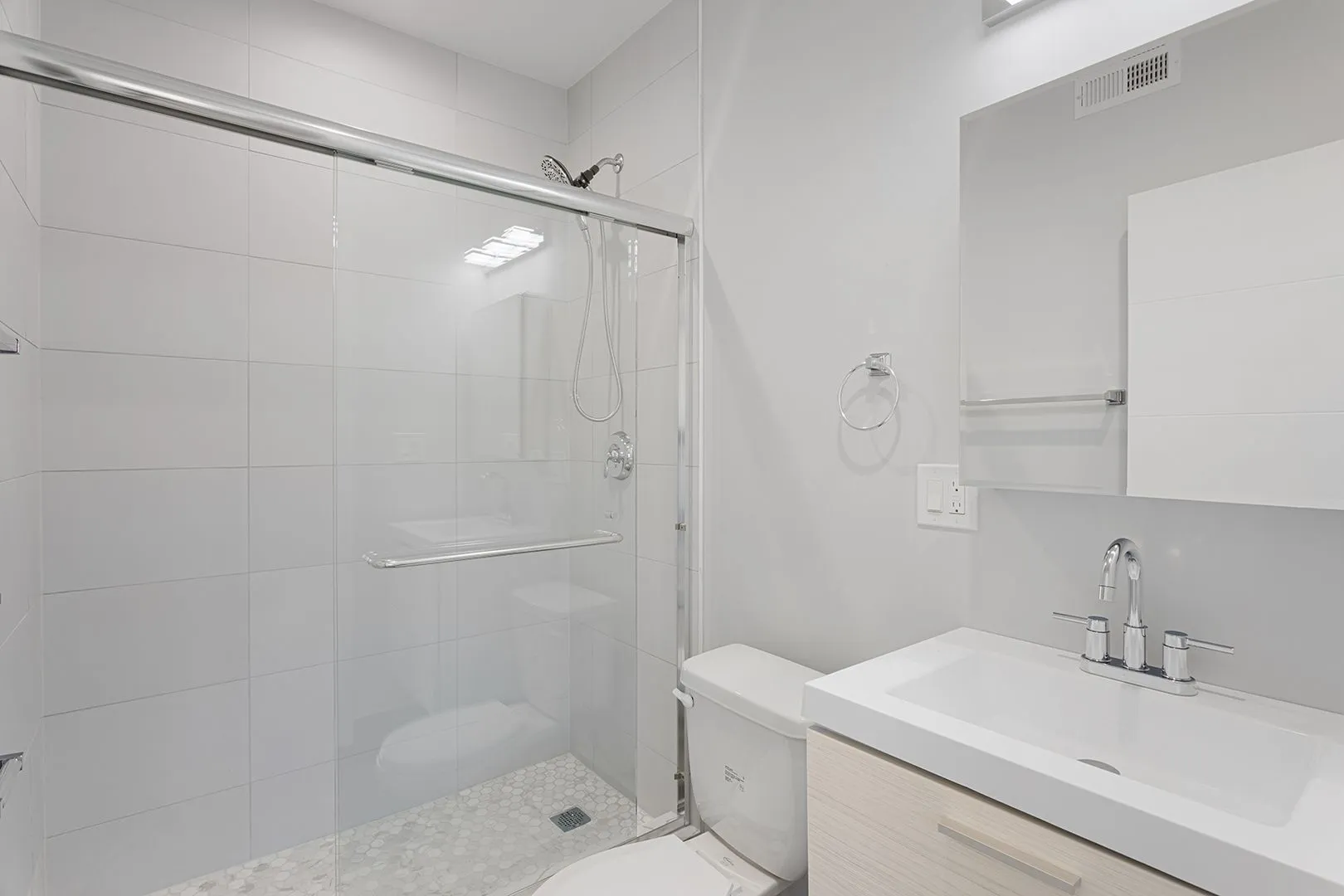 1550 W Juneway Terrace, ,  60626, USA 60626-unit#2C-Chicago-IL