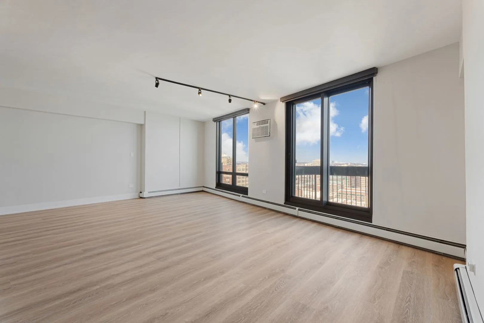 6166 N Sheridan Rd, , 60660, USA 60660-unit#20E-Chicago-IL