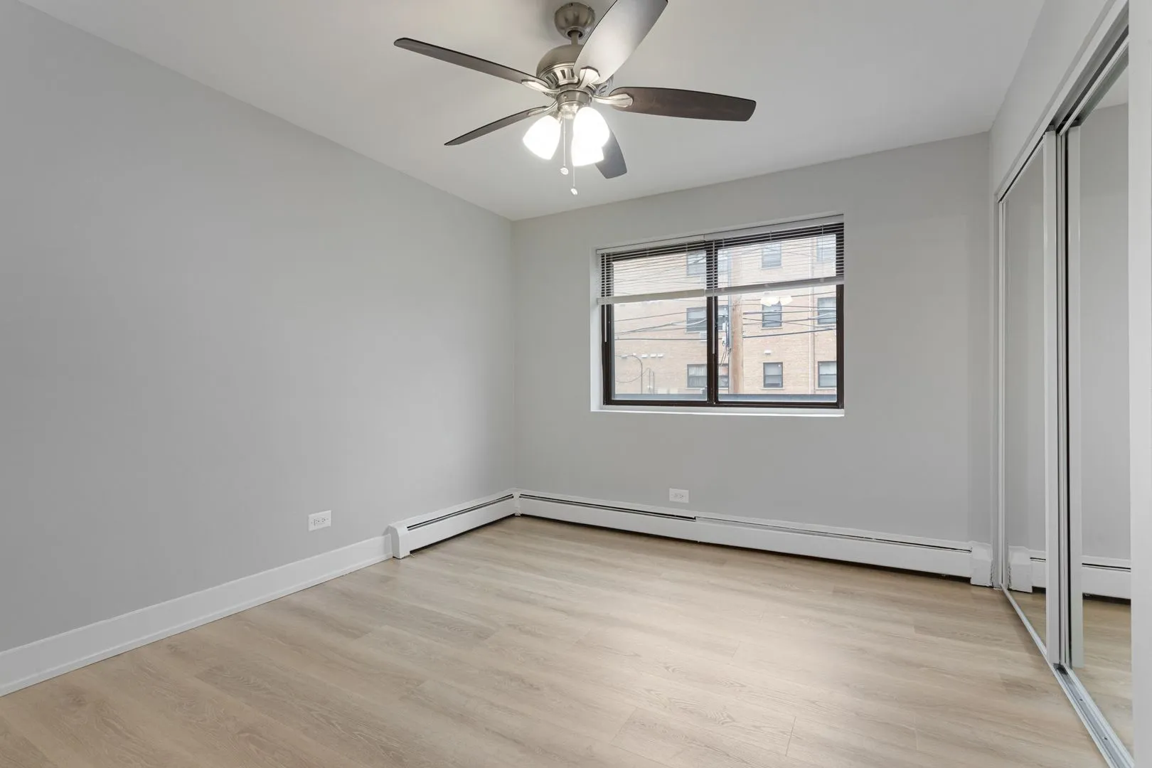 6021 N Winthrop Ave, ,  60660, USA 60660-unit#207-Chicago-IL