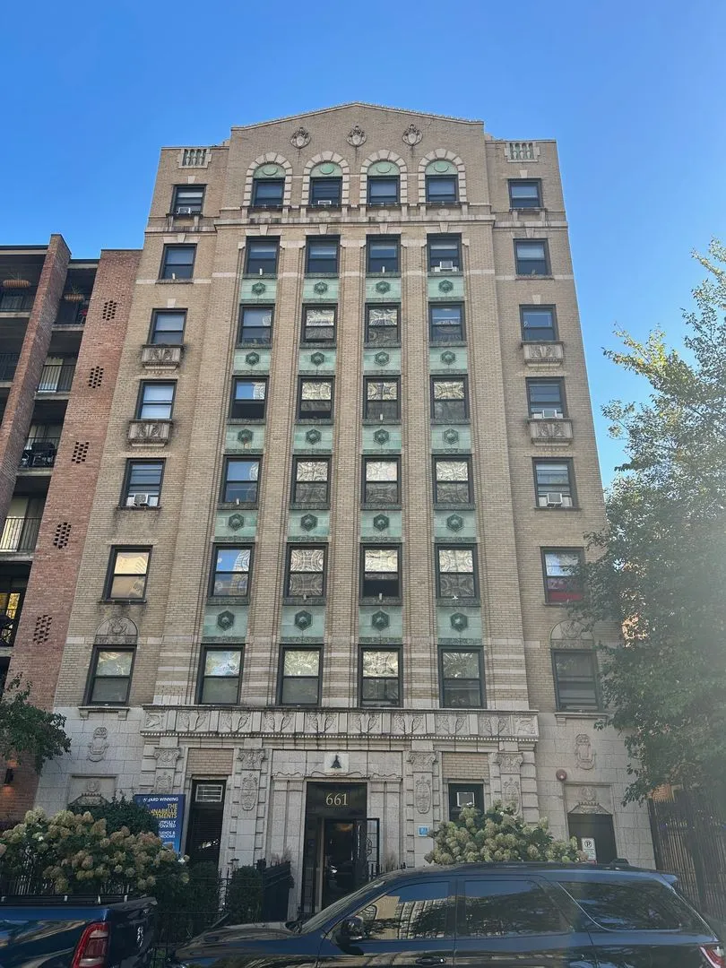 661 W Sheridan Rd, ,  60613, USA 60613-unit#410-Chicago-IL