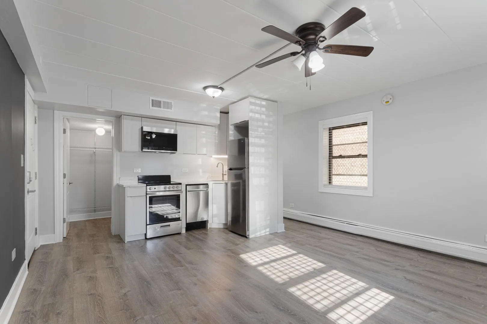 6007 N Kenmore Ave, ,  60660, USA 60660-unit#102-Chicago-IL