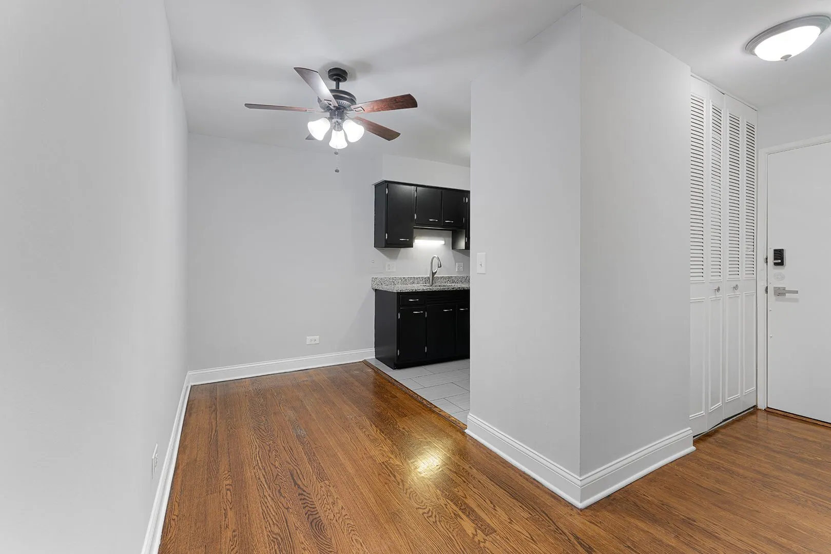 6021 N Winthrop Ave, , 60660, USA 60660-unit#405-Chicago-IL