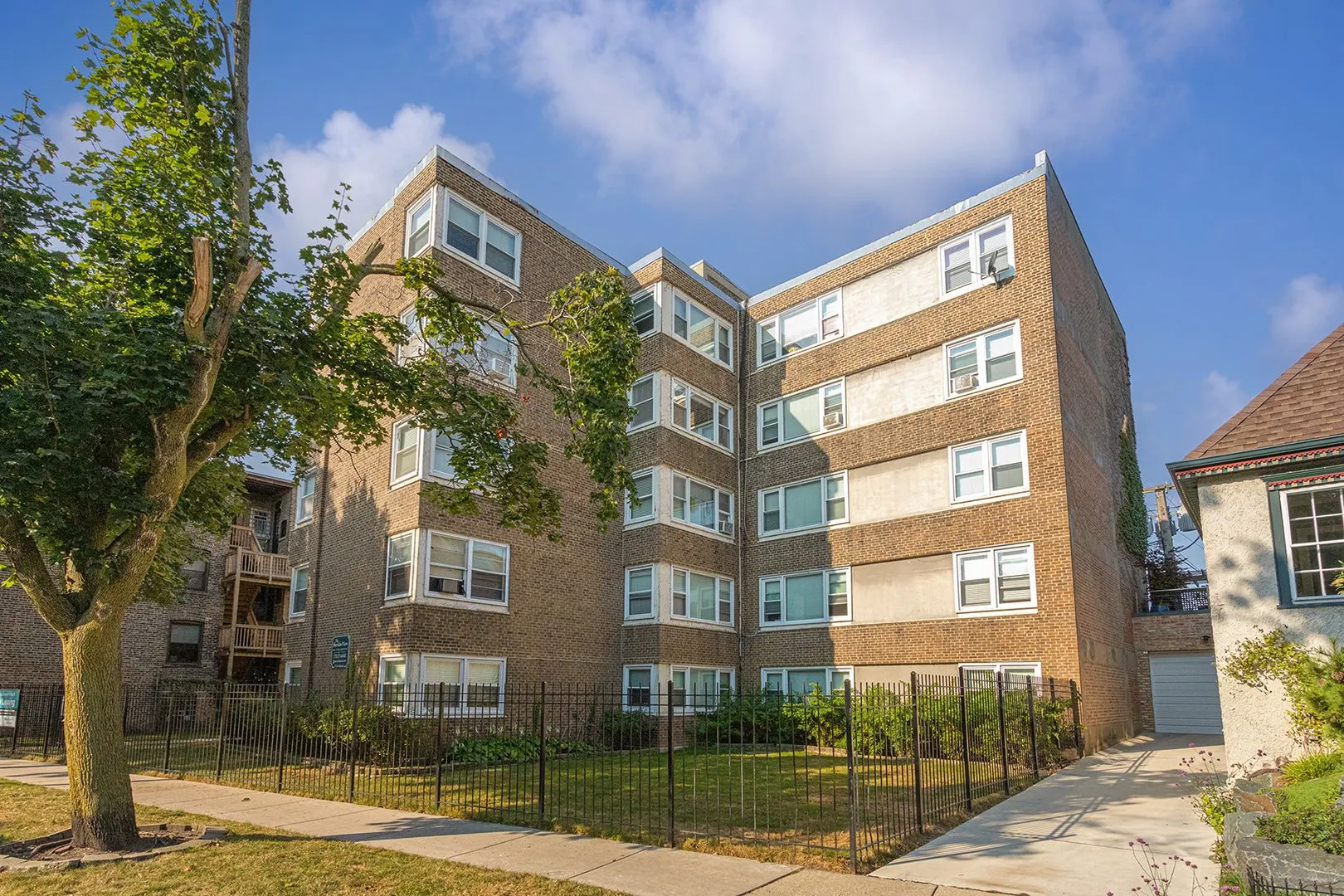 7710 N Sheridan Rd, ,  60626, USA 60626-unit#302-Chicago-IL