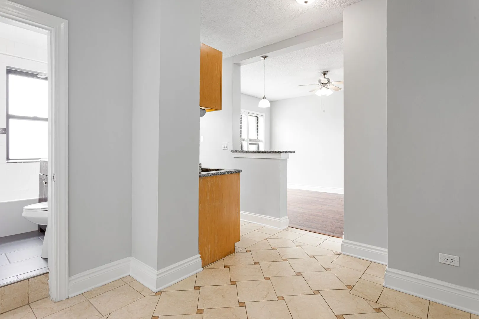 4520 N Clarendon Ave, ,  60613, USA 60640-unit#907-Chicago-IL