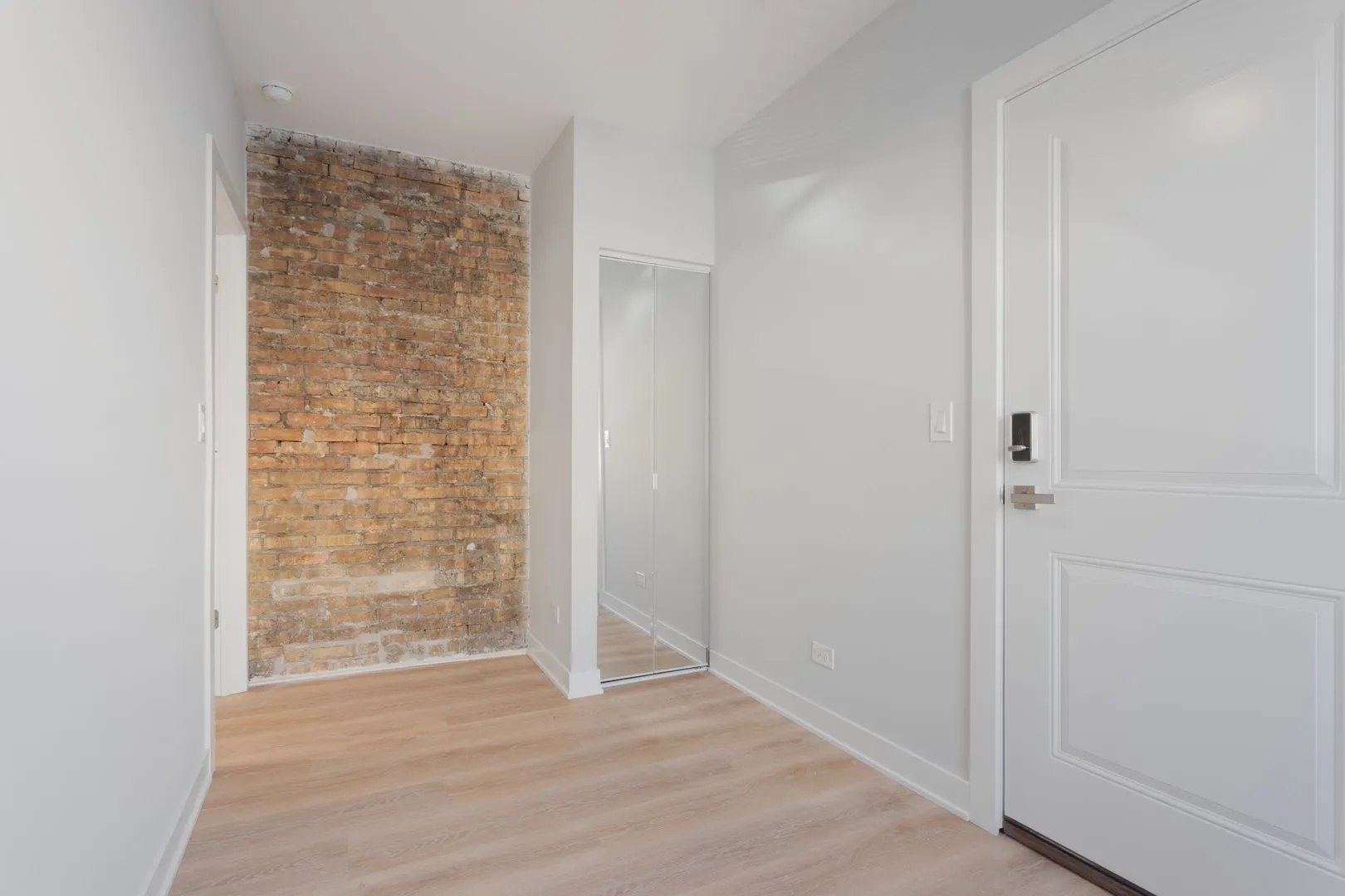 7387 N Damen Ave, ,  60645, USA 60645-unit#1E-Chicago-IL