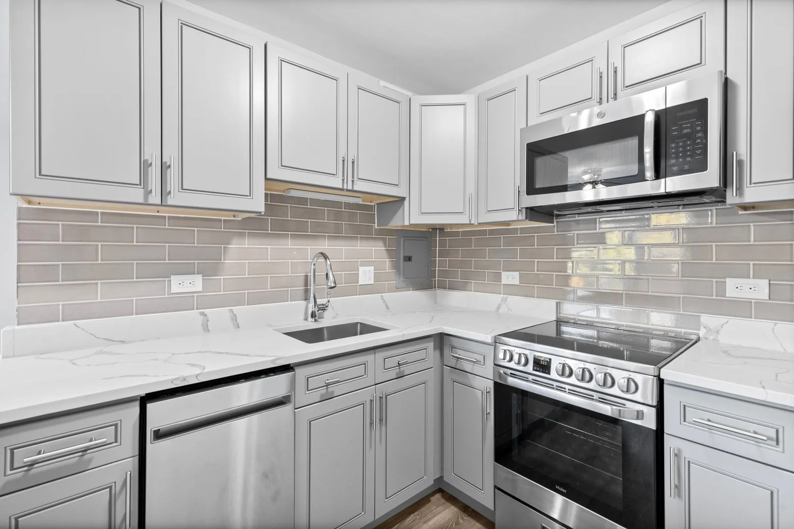 7710 N Sheridan Rd, ,  60626, USA 60626-unit#302-Chicago-IL