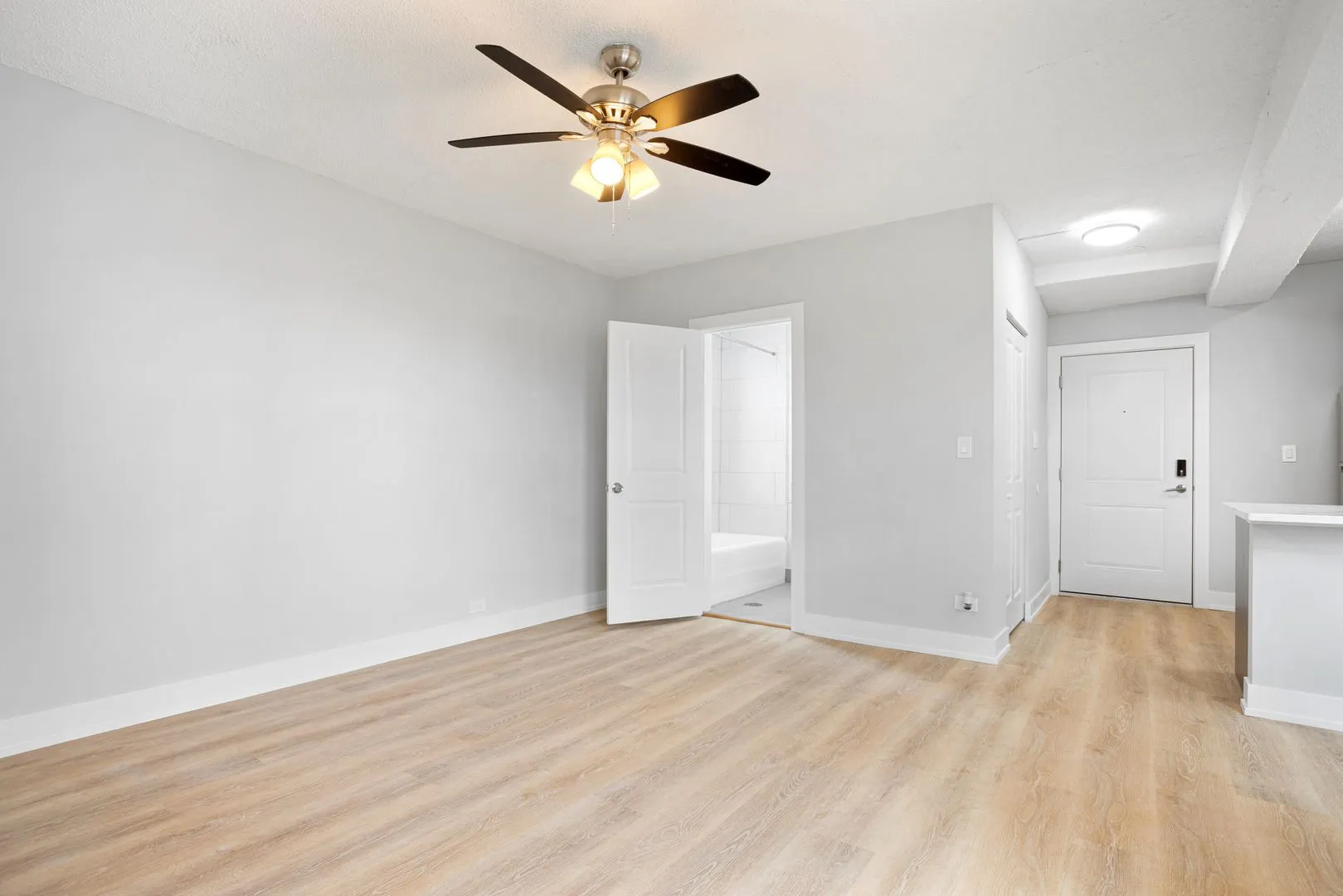 6026 N Winthrop Ave, ,  60660, USA 60660-unit#6J-Chicago-IL