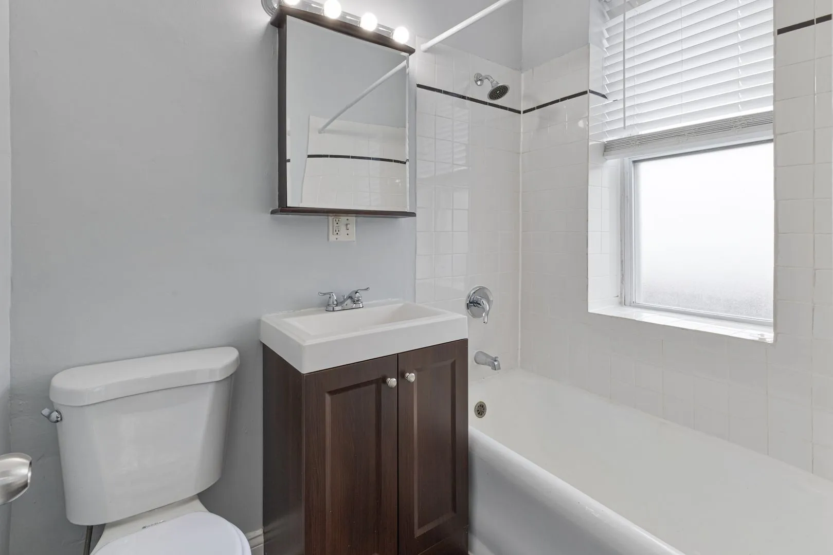 5860 N Kenmore Ave, , 60660, USA 60660-unit#405-Chicago-IL
