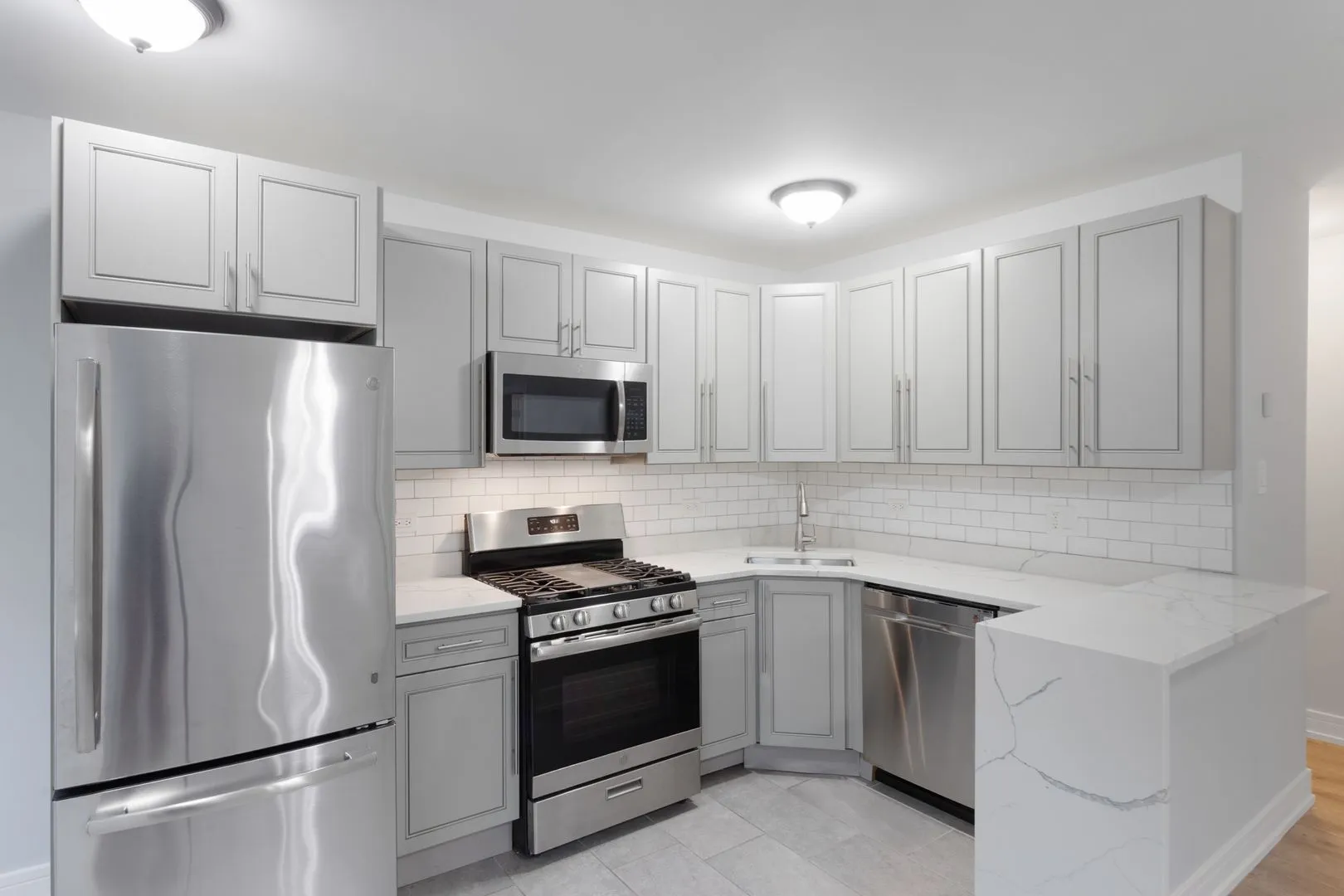 1521 W Sherwin Ave, , 60626, USA 60626-unit#501-Chicago-IL