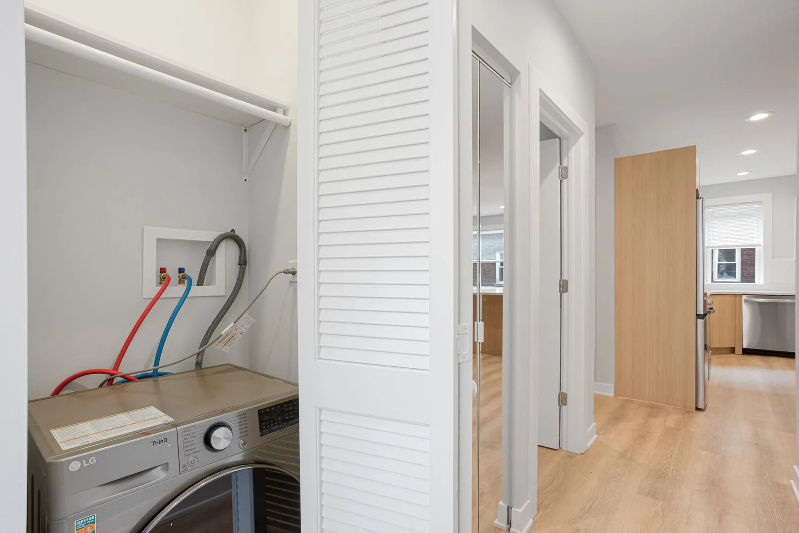 7389 N Damen Ave, ,  60645, USA 60645-unit#2E-Chicago-IL