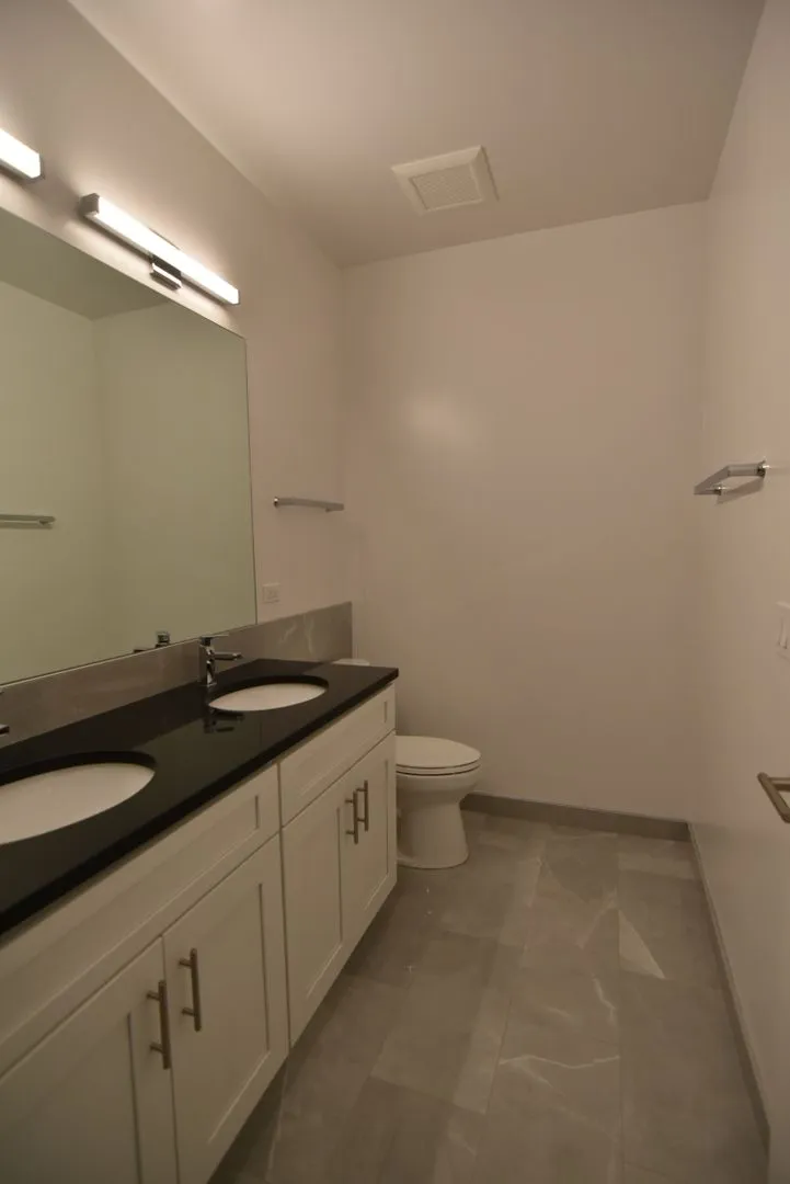 927 W Irving Park Rd, ,  60613, USA 60613-unit#927-101-Chicago-IL