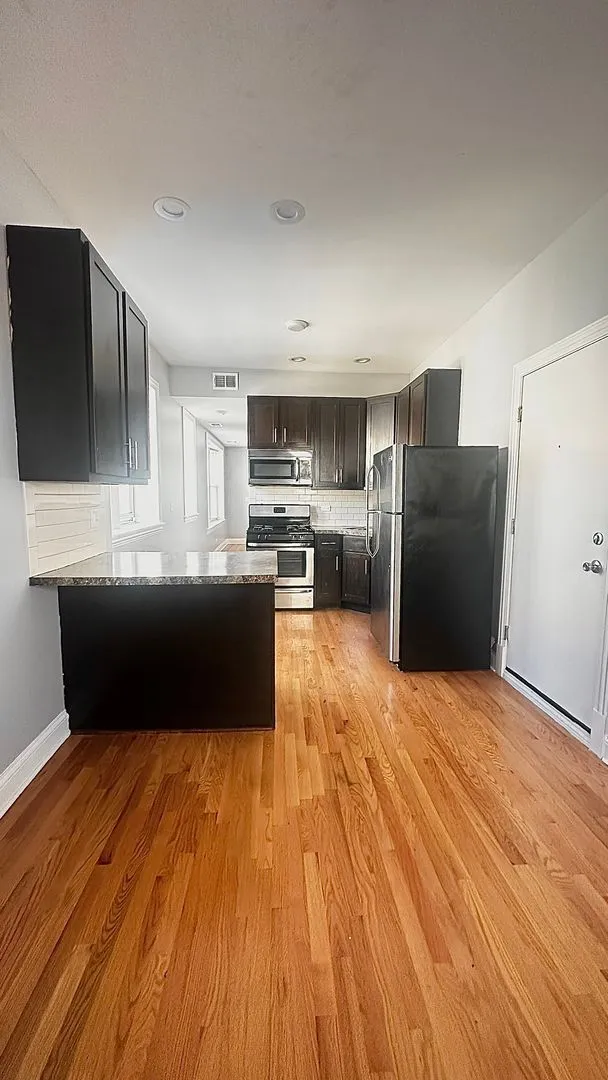 4452 N Sheridan Rd, , 60640, USA 60640-unit#3RD FLOOR-Chicago-IL