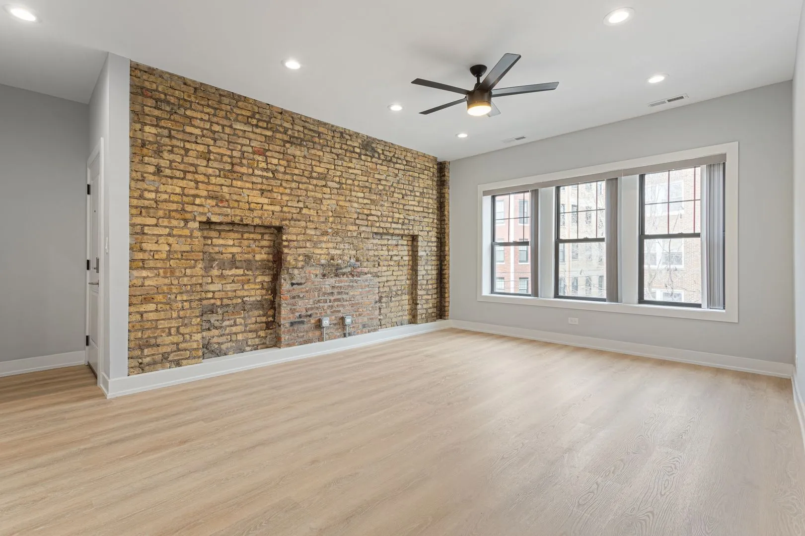 7663 N Rogers Ave, , 60626, USA 60626-unit#3-Chicago-IL