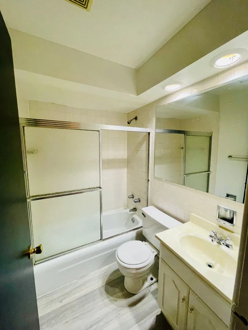 535 W Briar Pl, ,  60657, USA 60657-unit#450-Chicago-IL