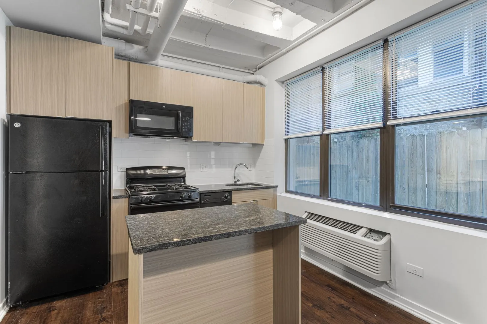 5718 N Winthrop Ave, ,  60660, USA 60660-unit#104-Chicago-IL