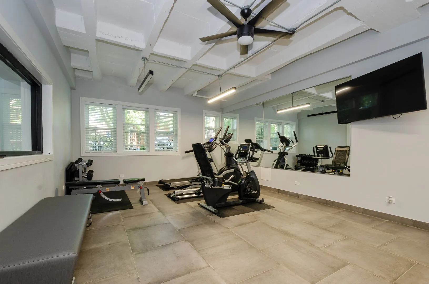 1521 W Sherwin Ave, , 60626, USA 60626-unit#402-Chicago-IL