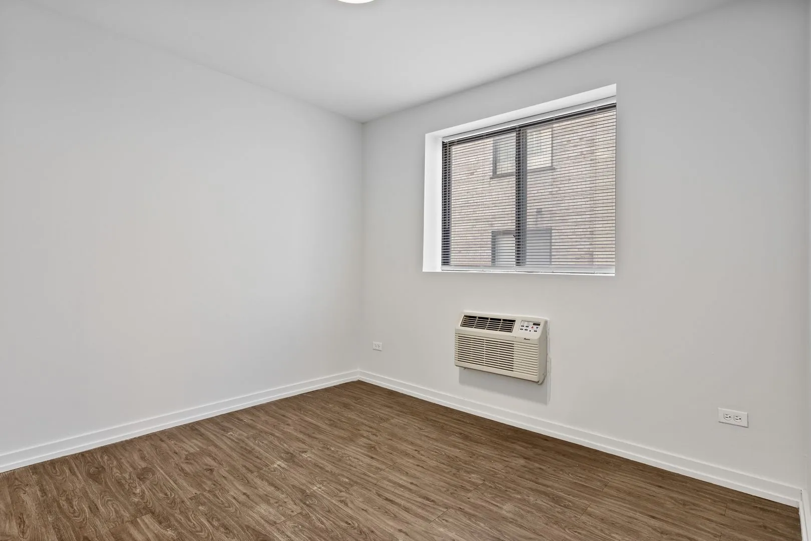 5411 N Winthrop Ave, , 60640, USA 60640-unit#215-Chicago-IL