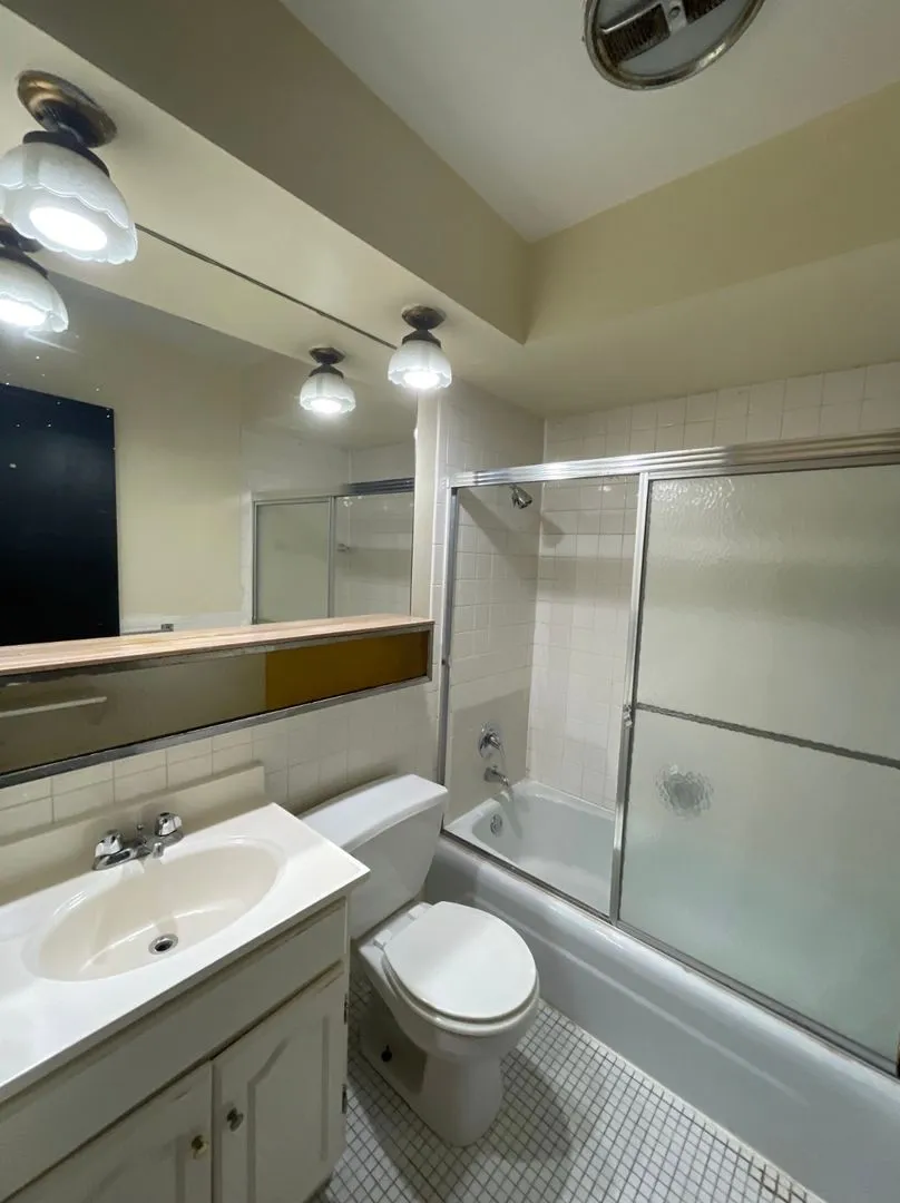 3160 N Cambridge Ave, , 60657, USA 60657-unit#507-Chicago-IL