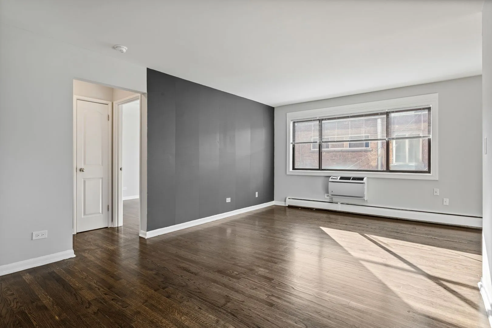 6826 N Ridge Blvd, , 60645, USA 60645-unit#306-Chicago-IL