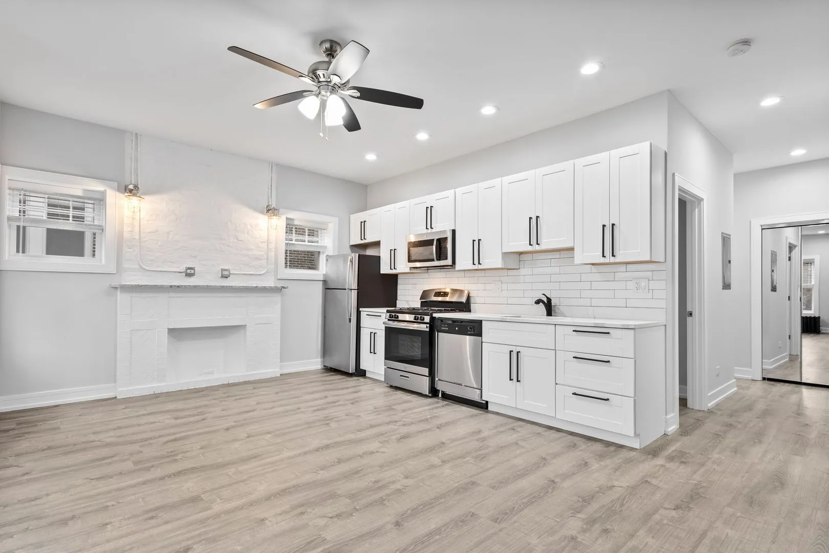 1055 W Glenlake Ave, ,  60660, USA 60660-unit#2-Chicago-IL