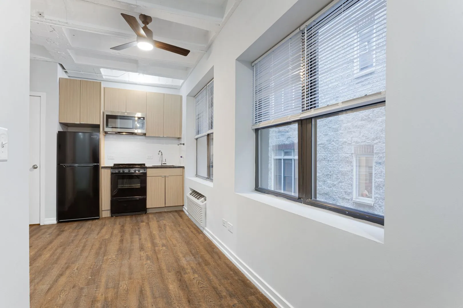 5718 N Winthrop Ave, ,  60660, USA 60660-unit#305-Chicago-IL