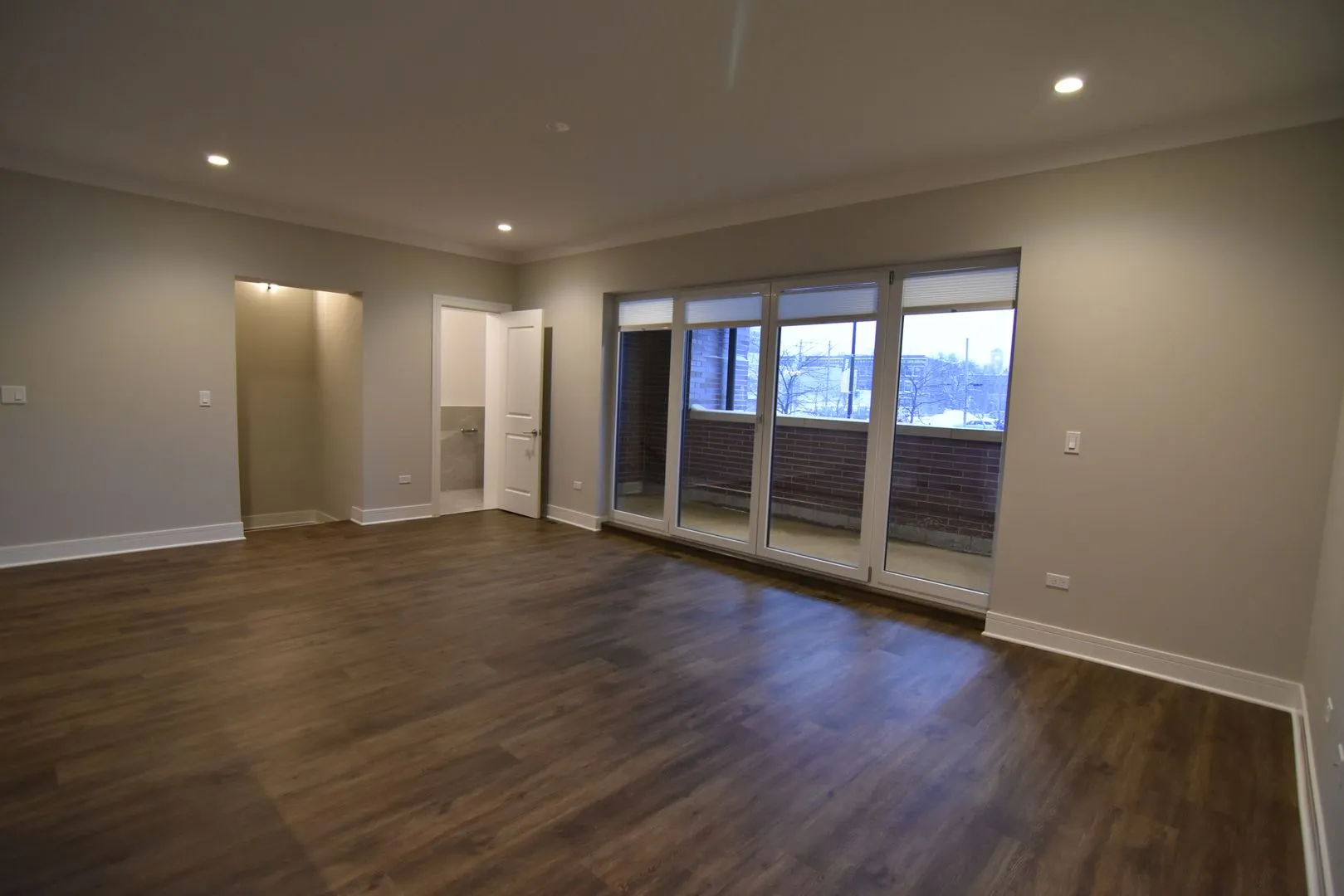 927 W Irving Park Rd, ,  60613, USA 60613-unit#927-101-Chicago-IL